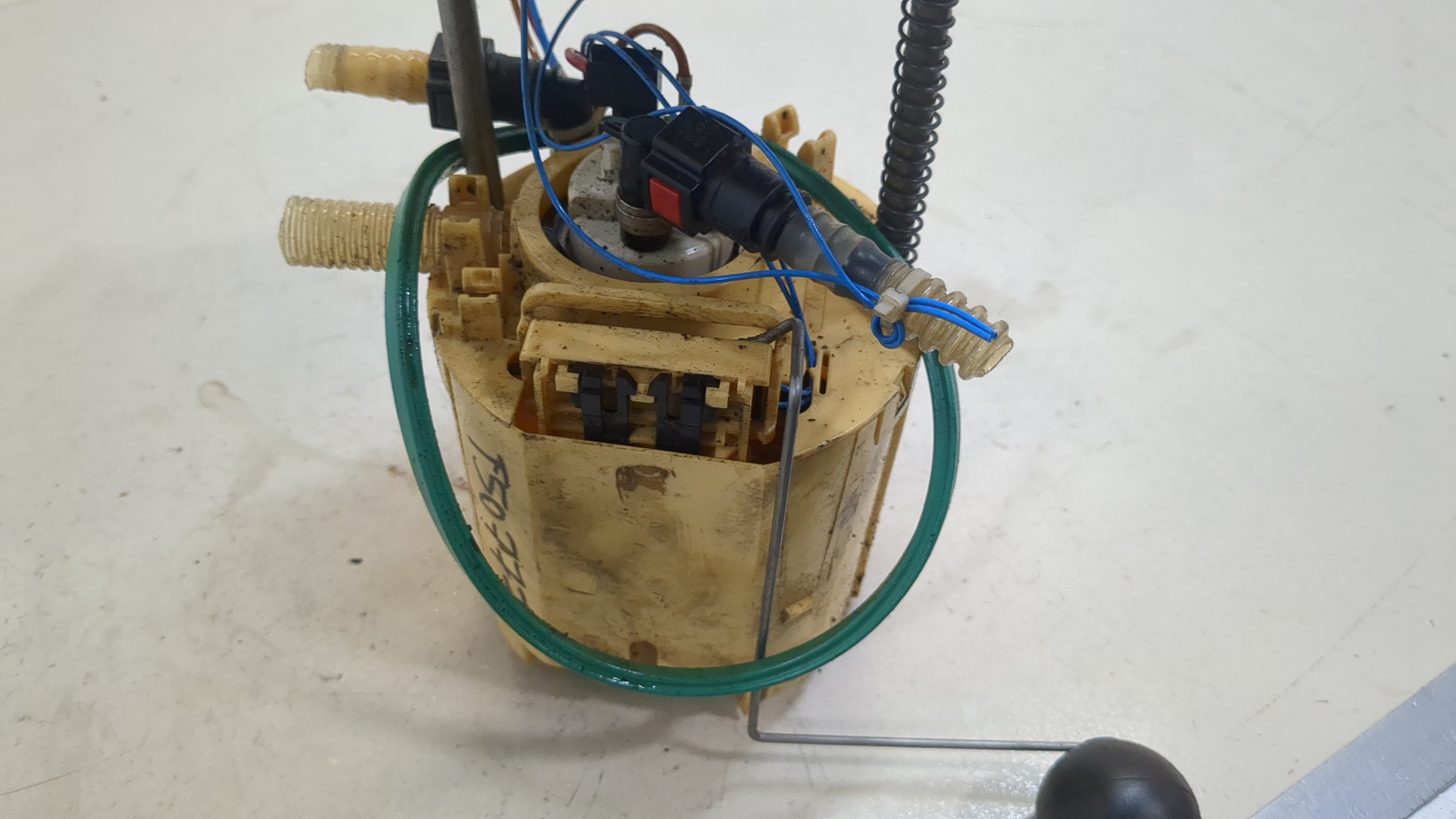 Насос топливный электрический