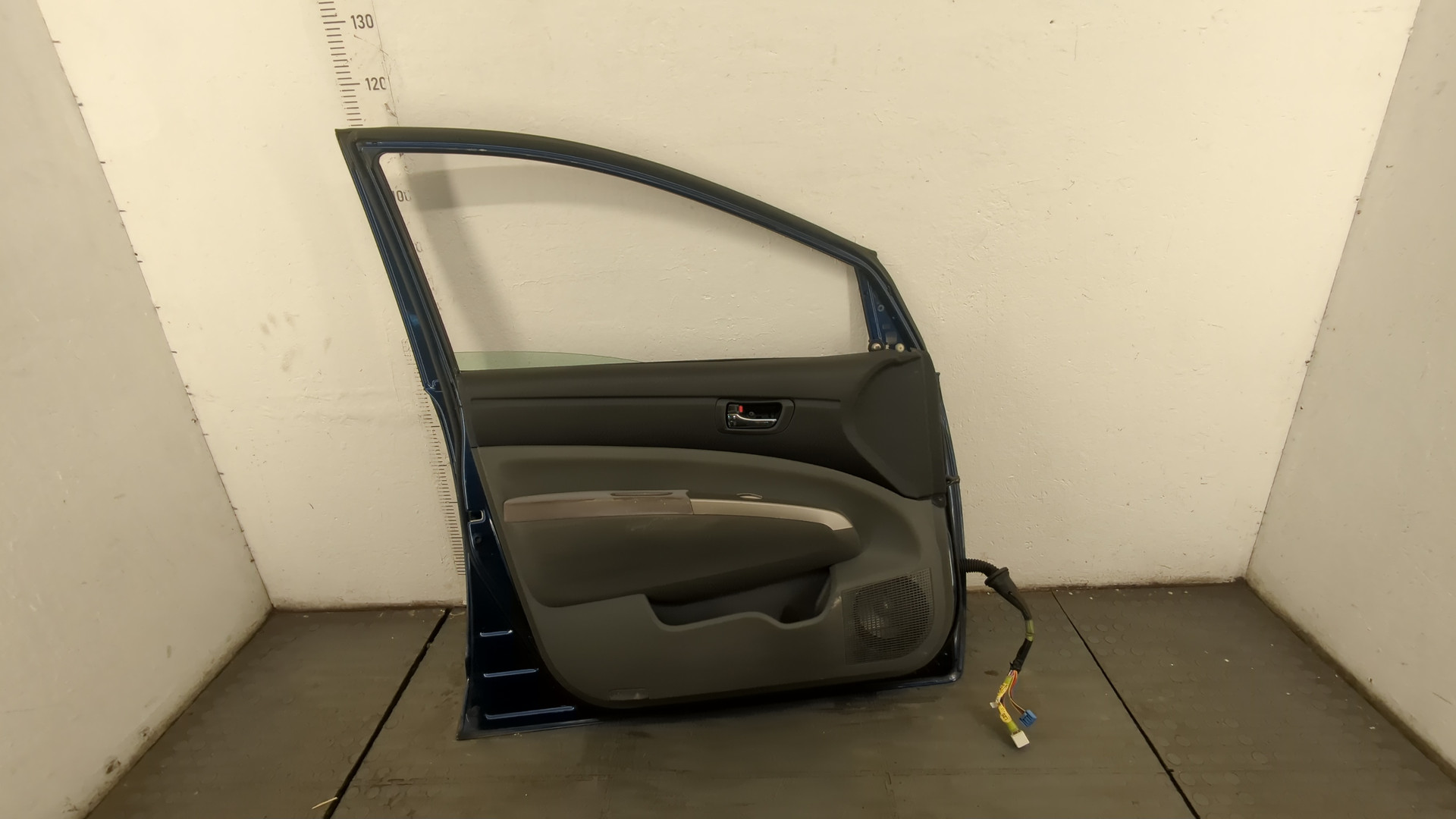 Дверь передняя левая