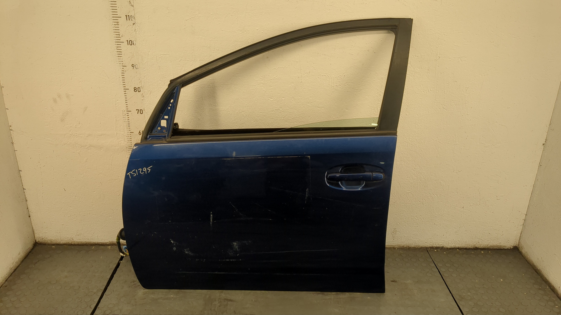 Дверь передняя левая