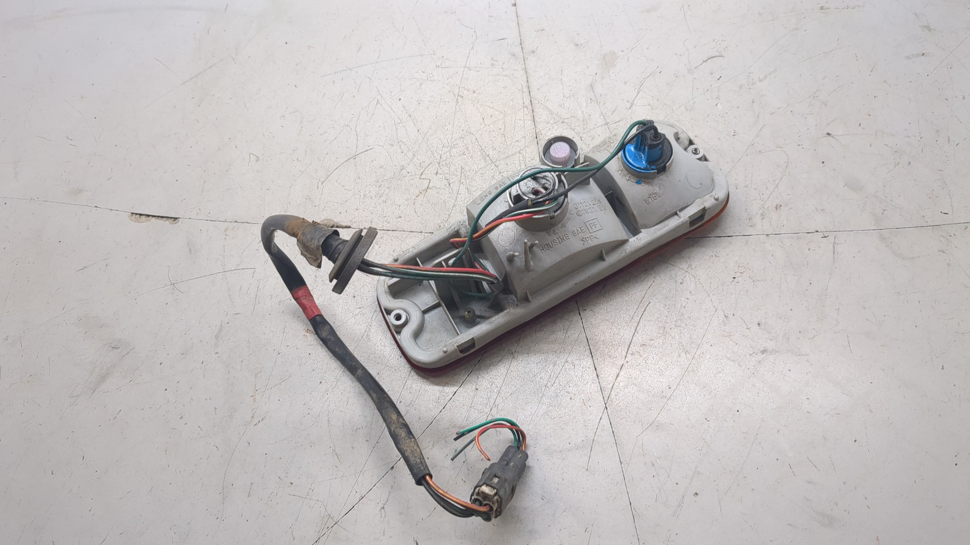 Фара противотуманная левая