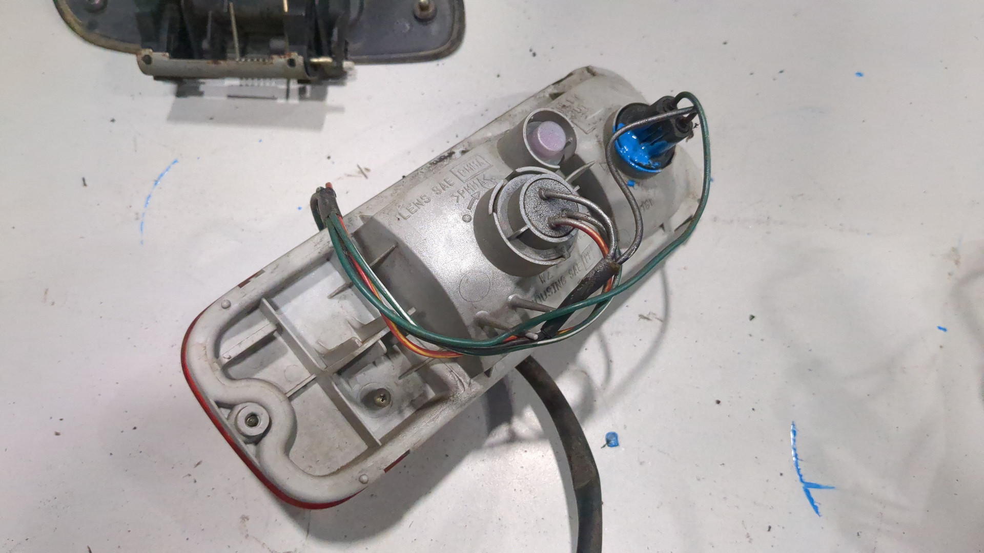 Фара противотуманная левая