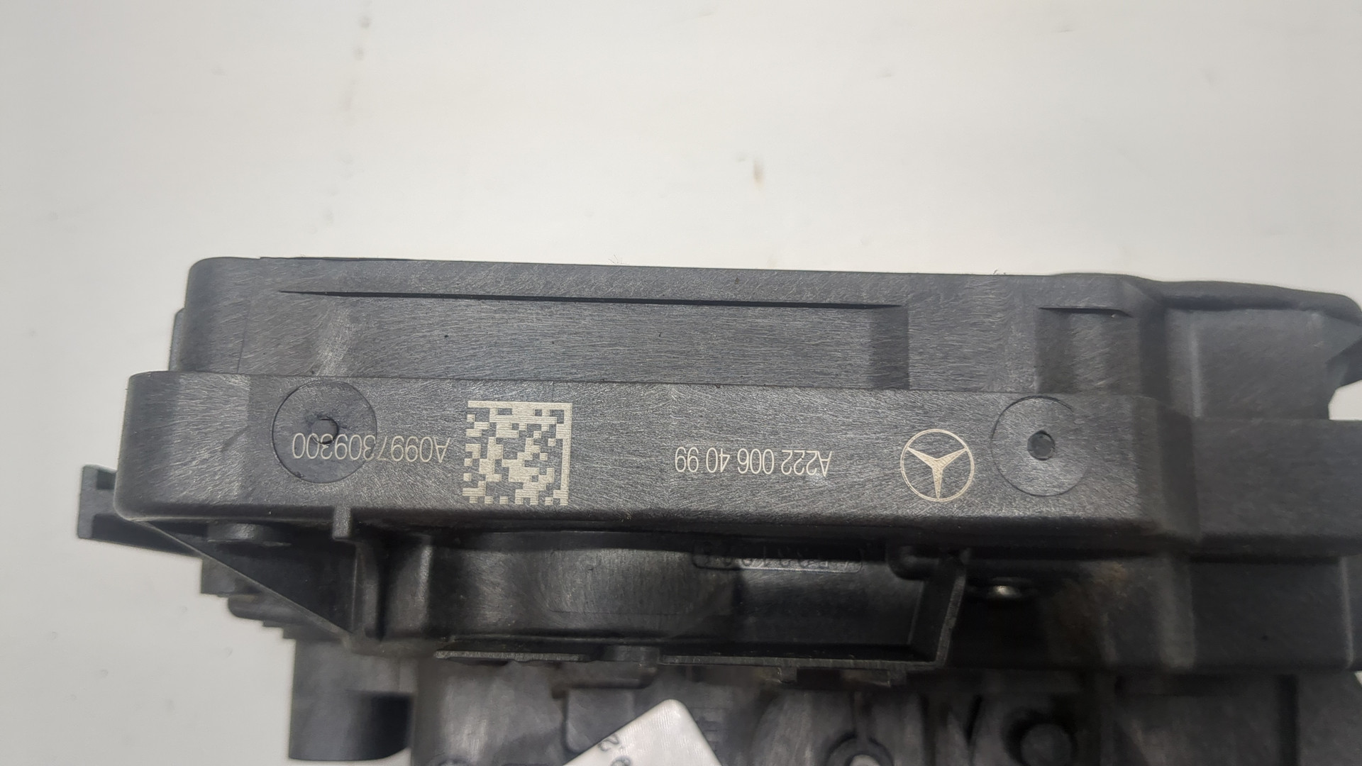 Замок двери задней левой