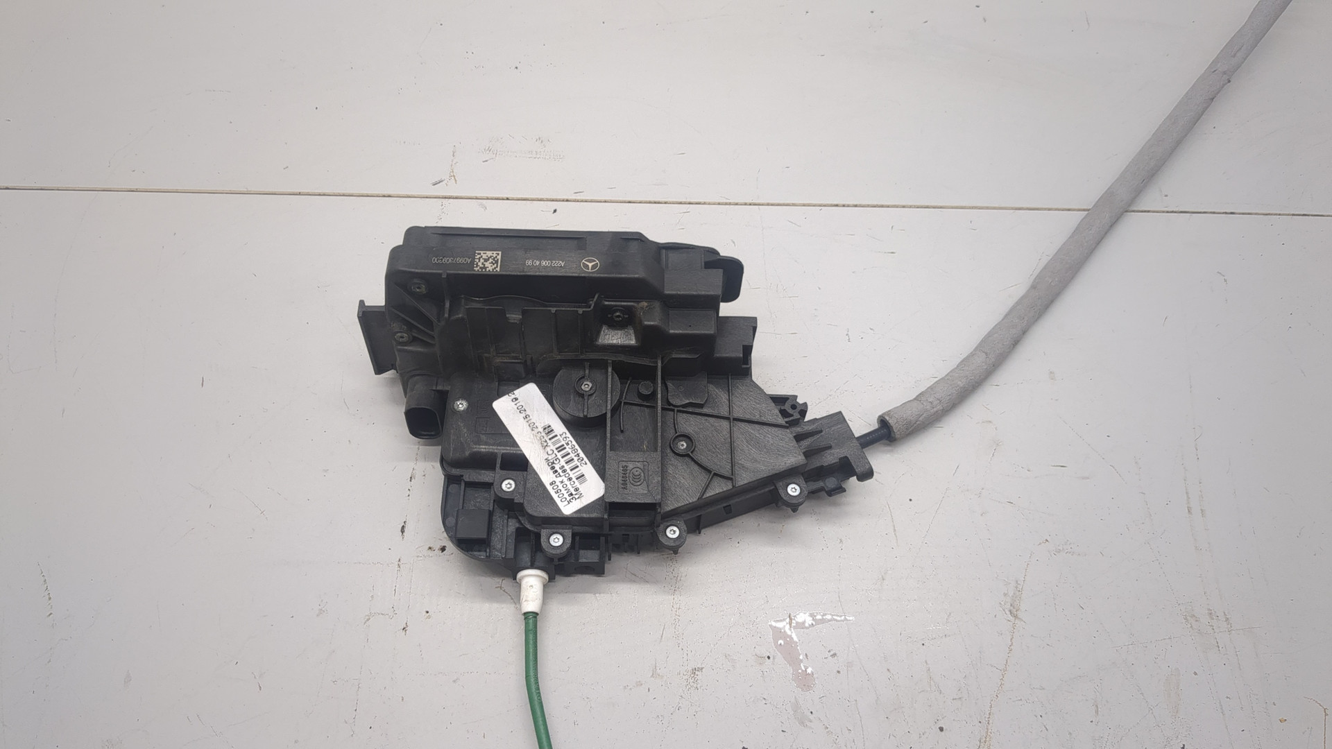 Замок двери задней левой