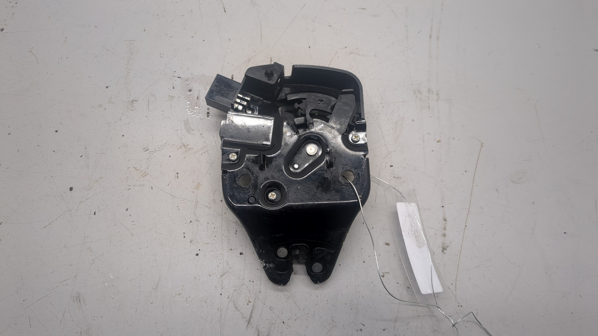 Замок багажника