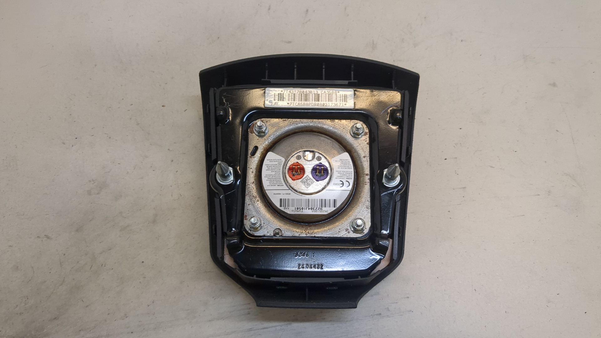 Подушка безопасности в рулевое колесо