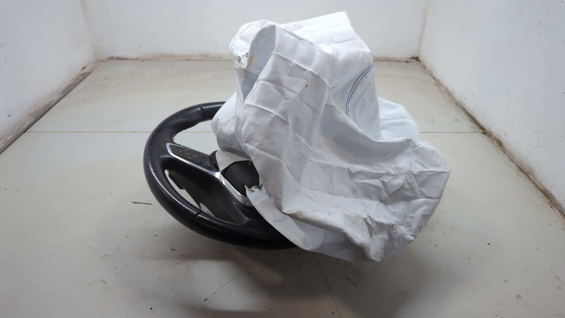 Рулевое колесо (руль)