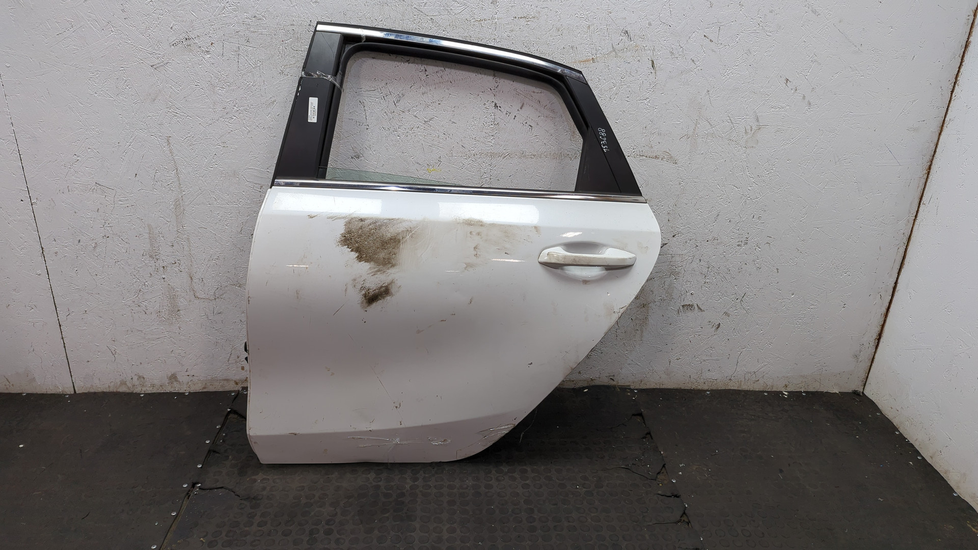 Дверь задняя левая