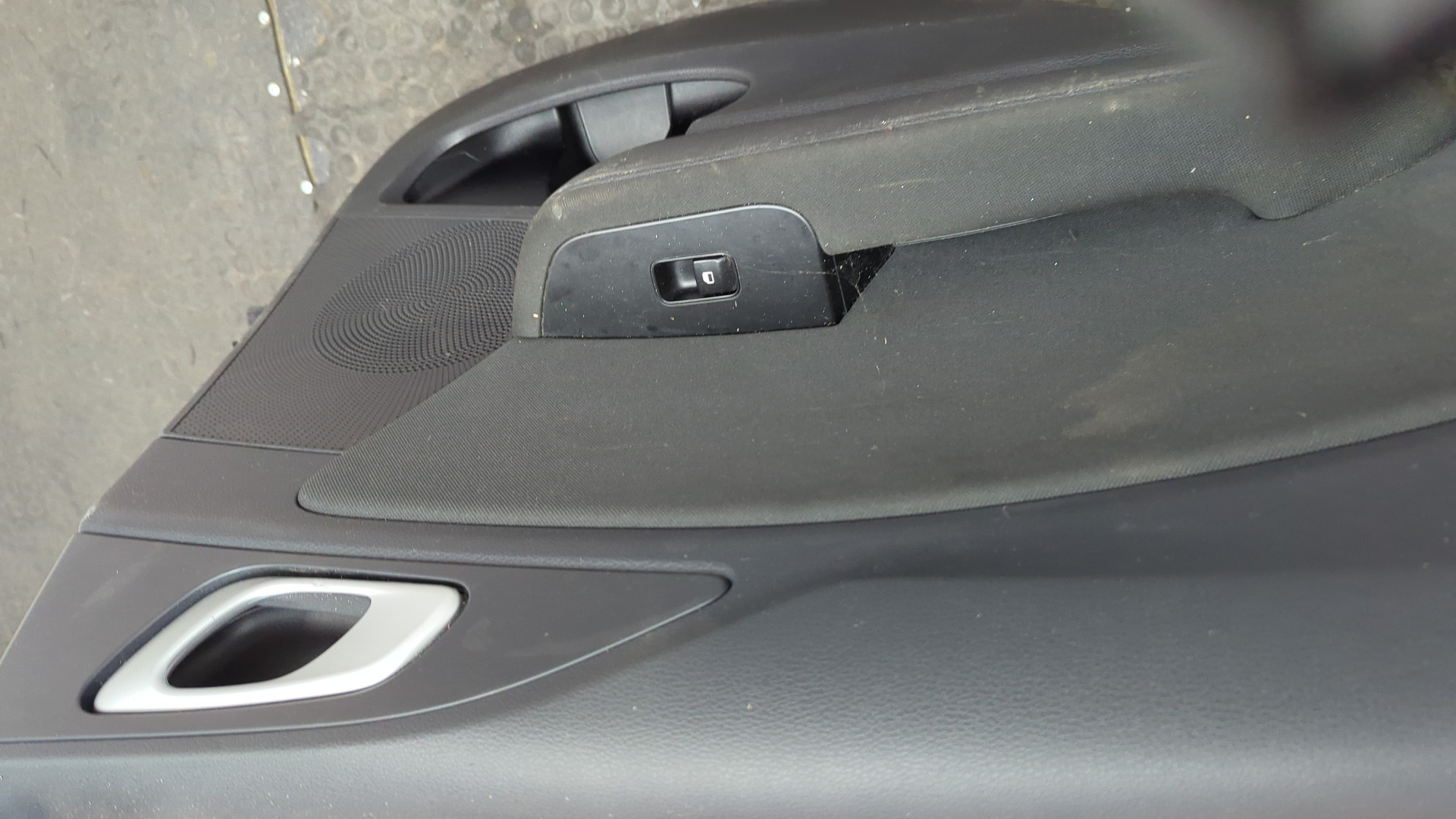 Дверь задняя левая