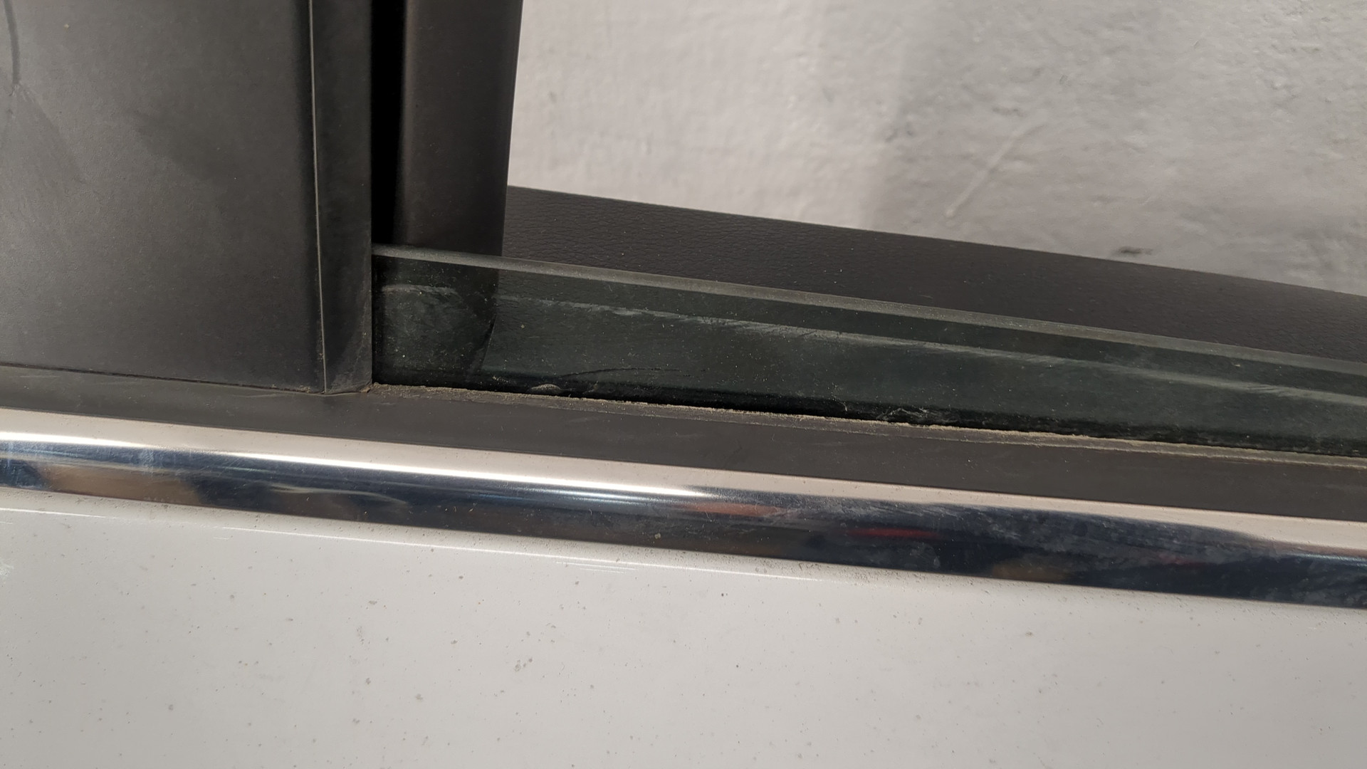 Дверь задняя левая