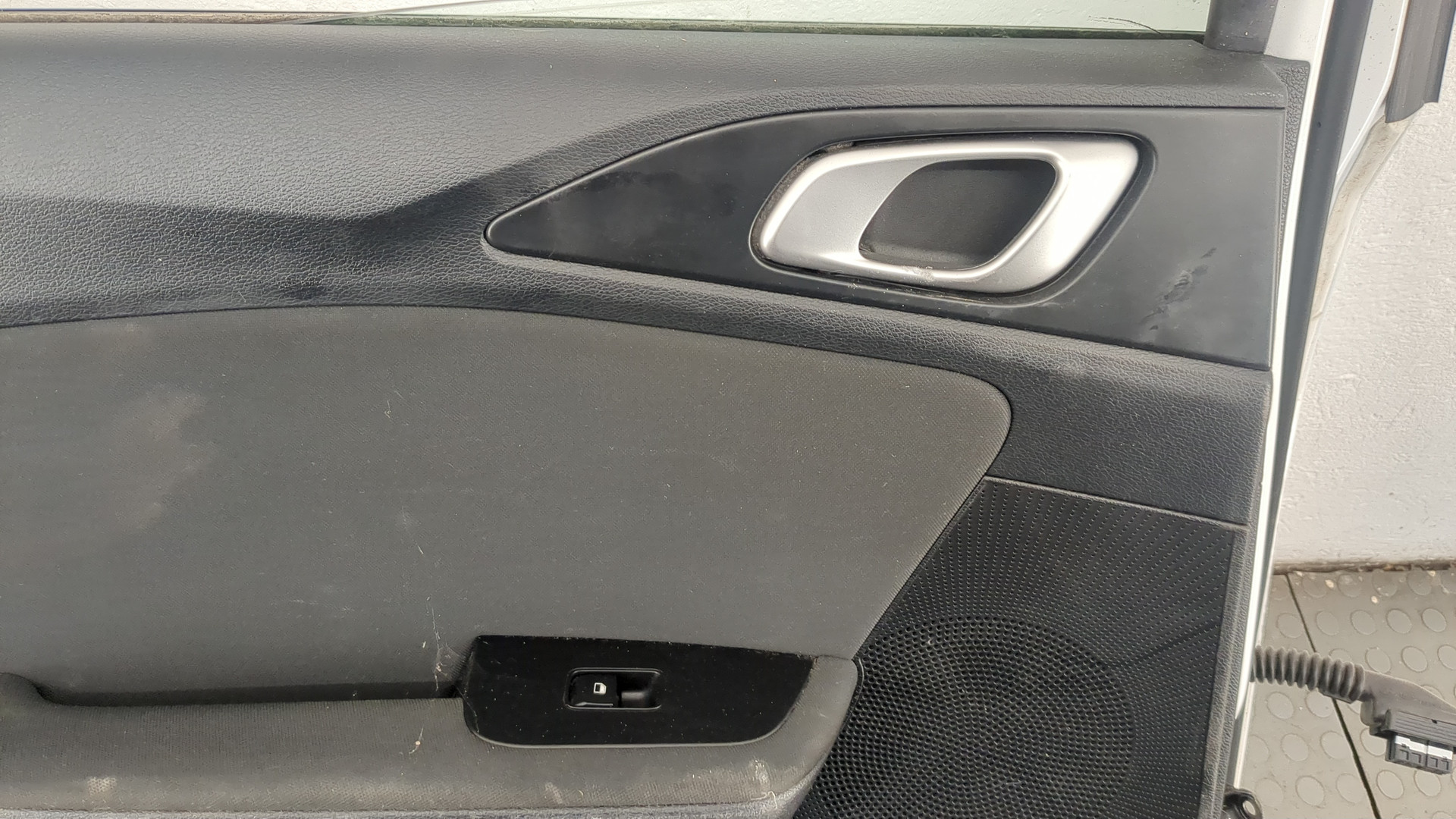 Дверь задняя левая