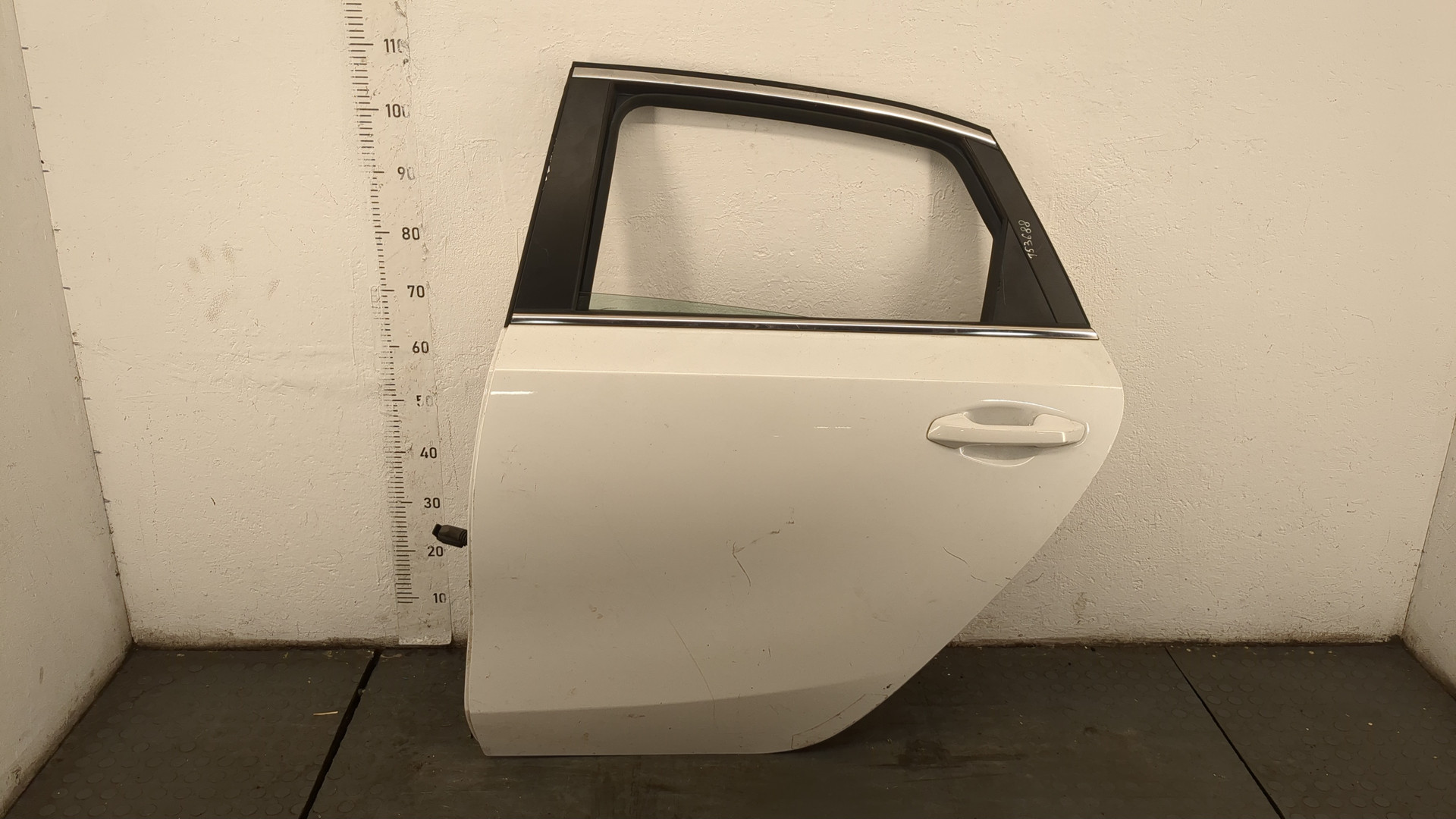 Дверь задняя левая