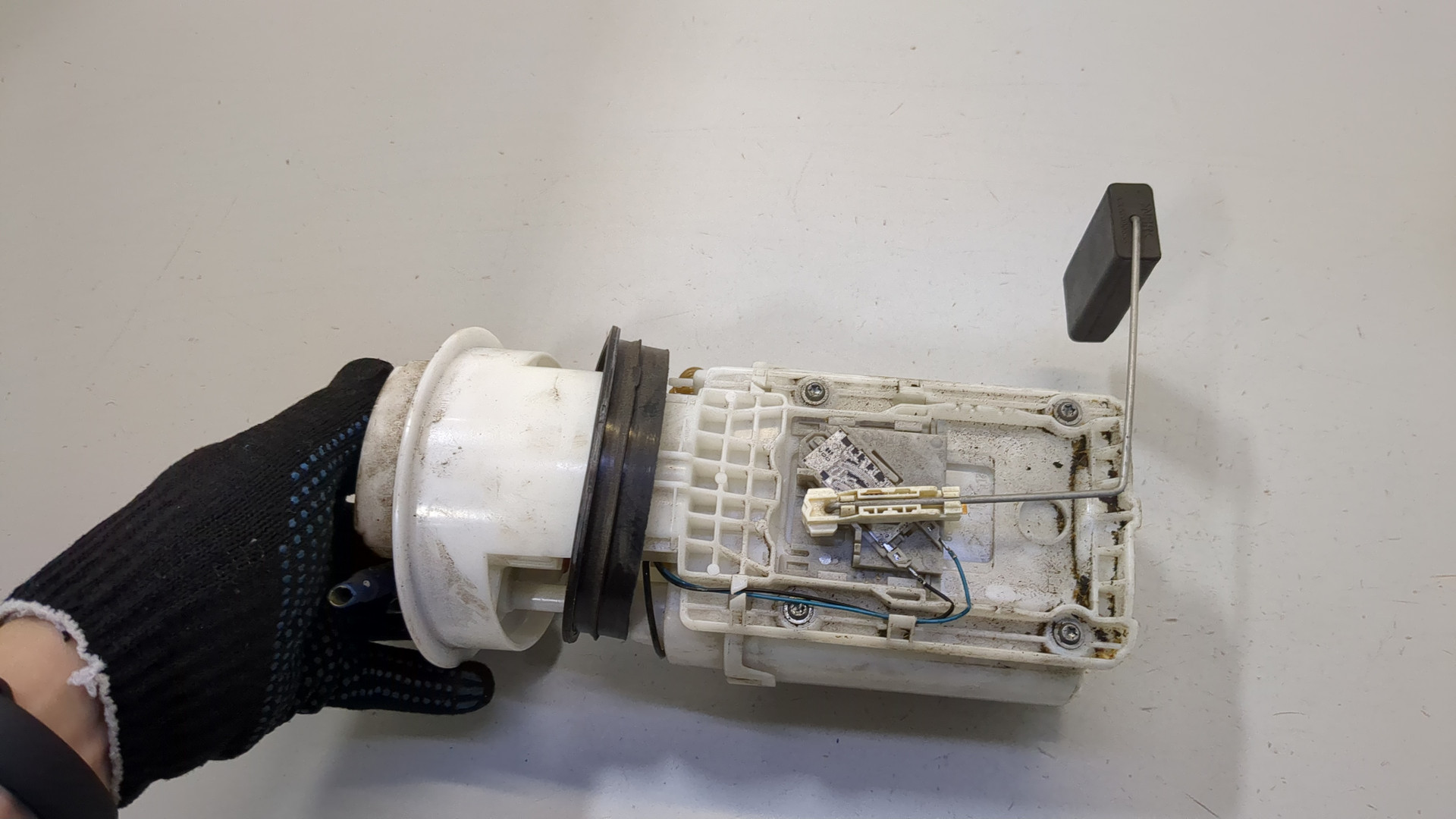 Насос топливный электрический