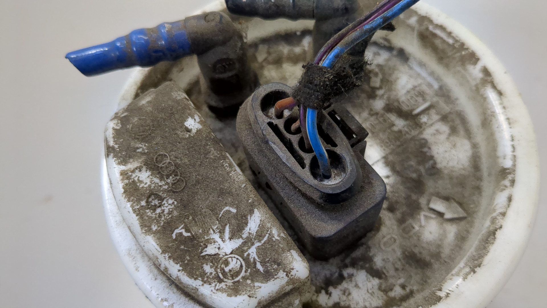 Насос топливный электрический