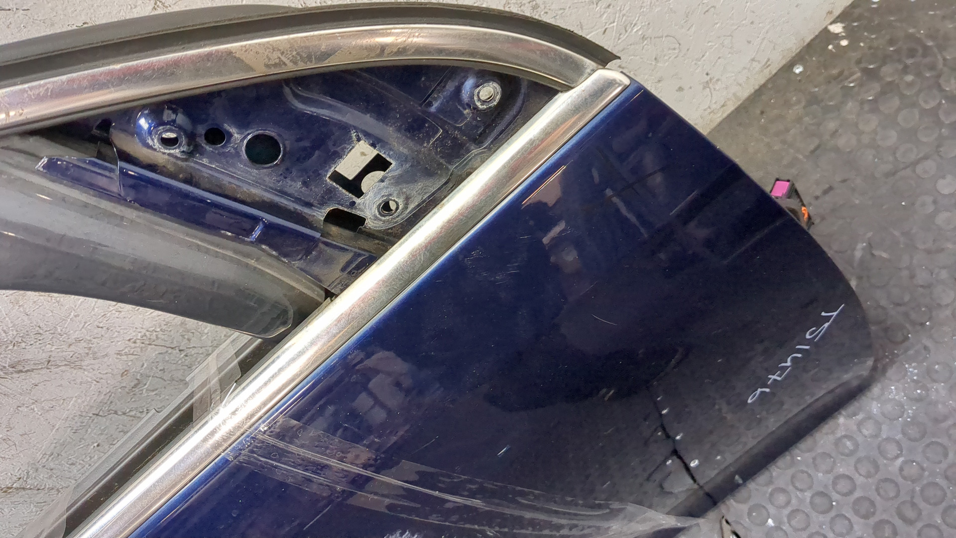 Дверь передняя правая