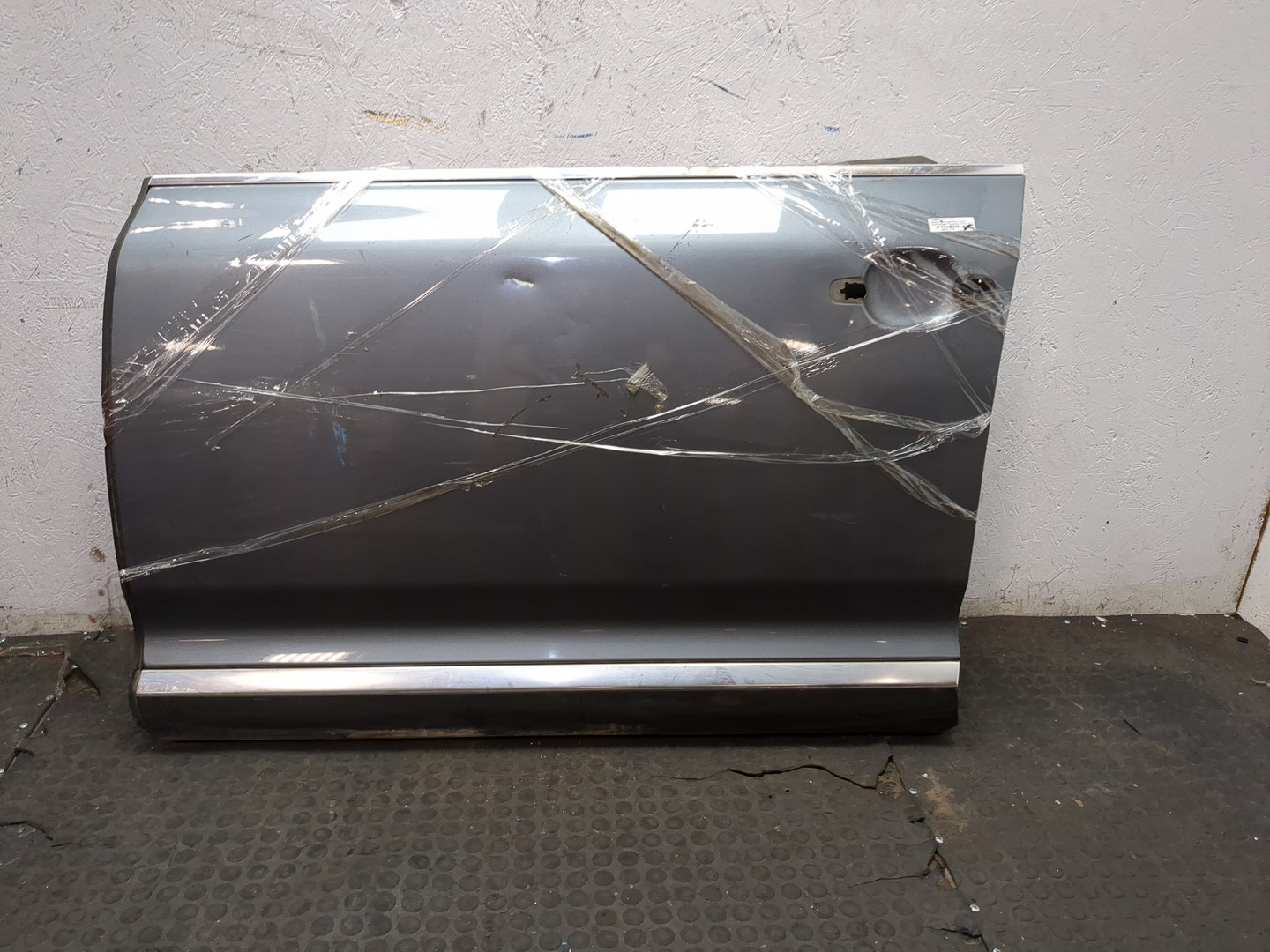 Дверь передняя левая