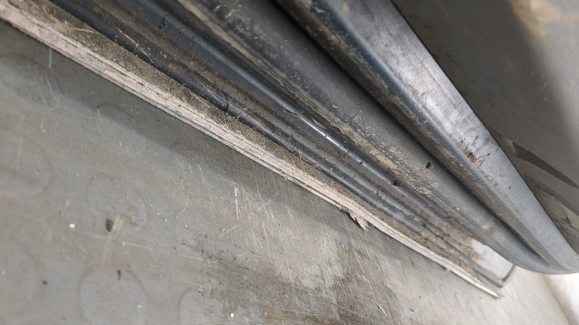 Дверь передняя левая