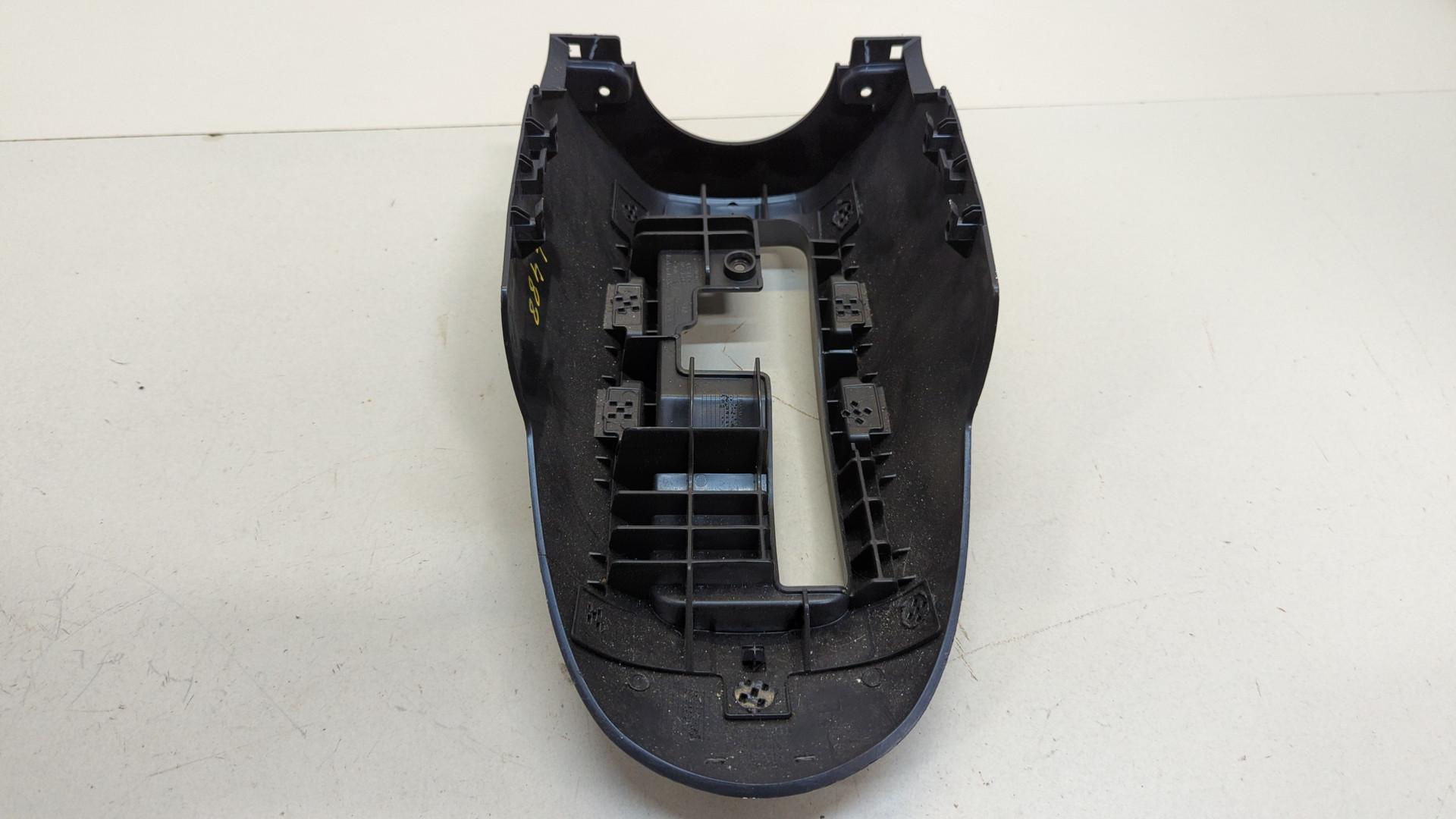 Кожух рулевой колонки