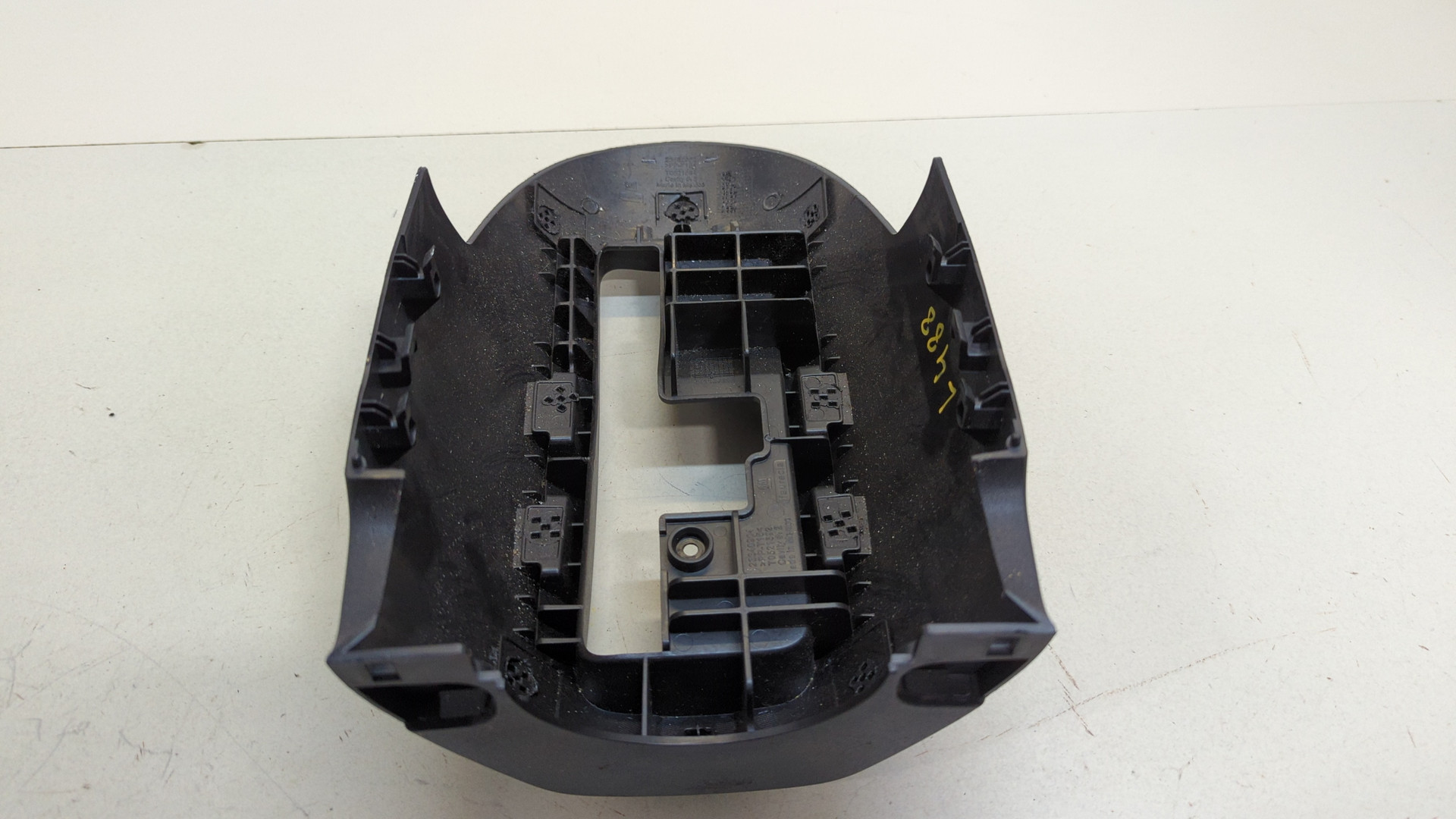 Кожух рулевой колонки