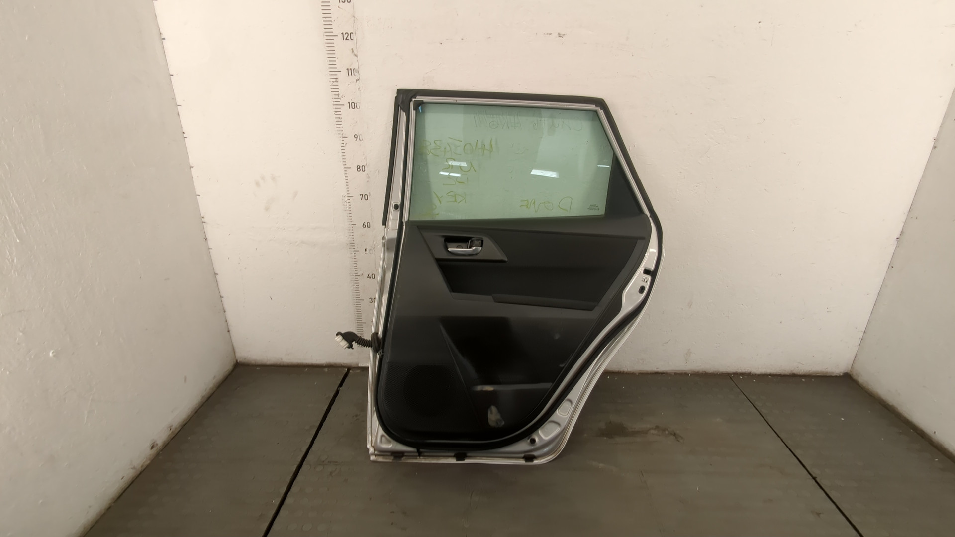 Дверь задняя правая