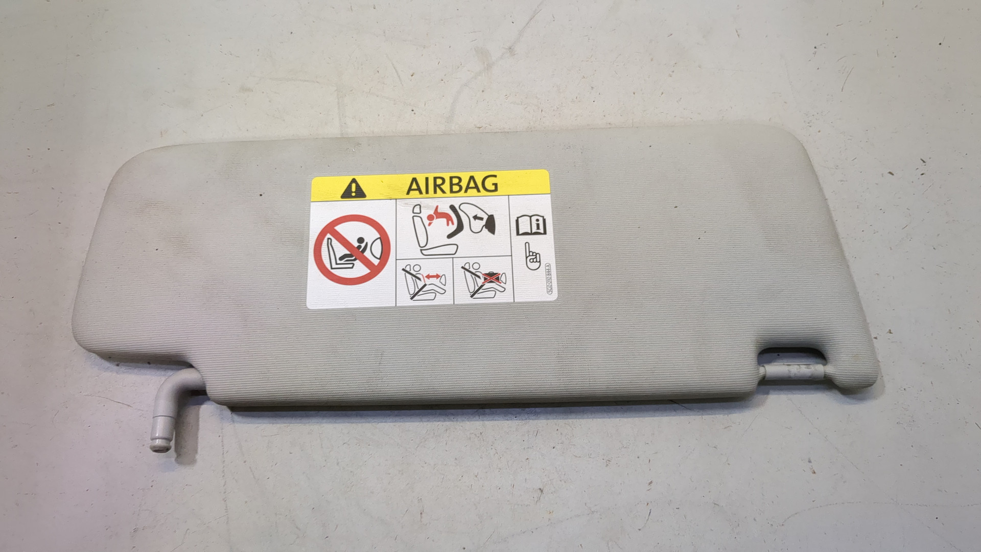 Козырек солнцезащитный