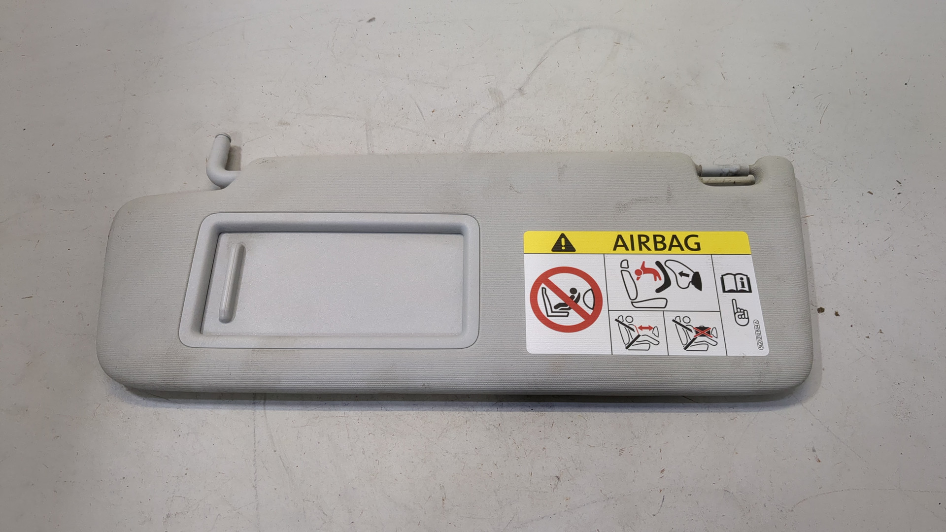 Козырек солнцезащитный