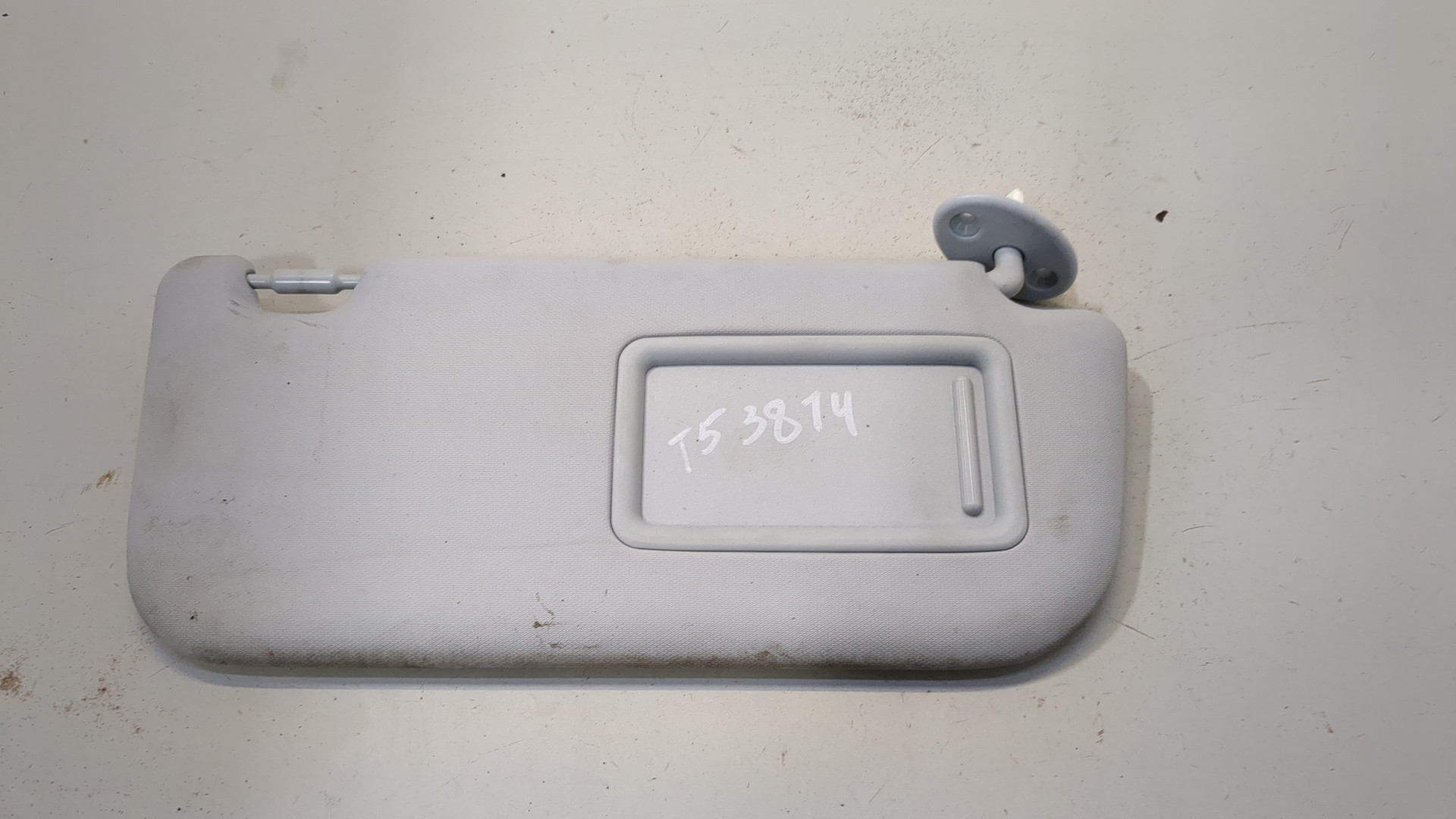 Козырек солнцезащитный