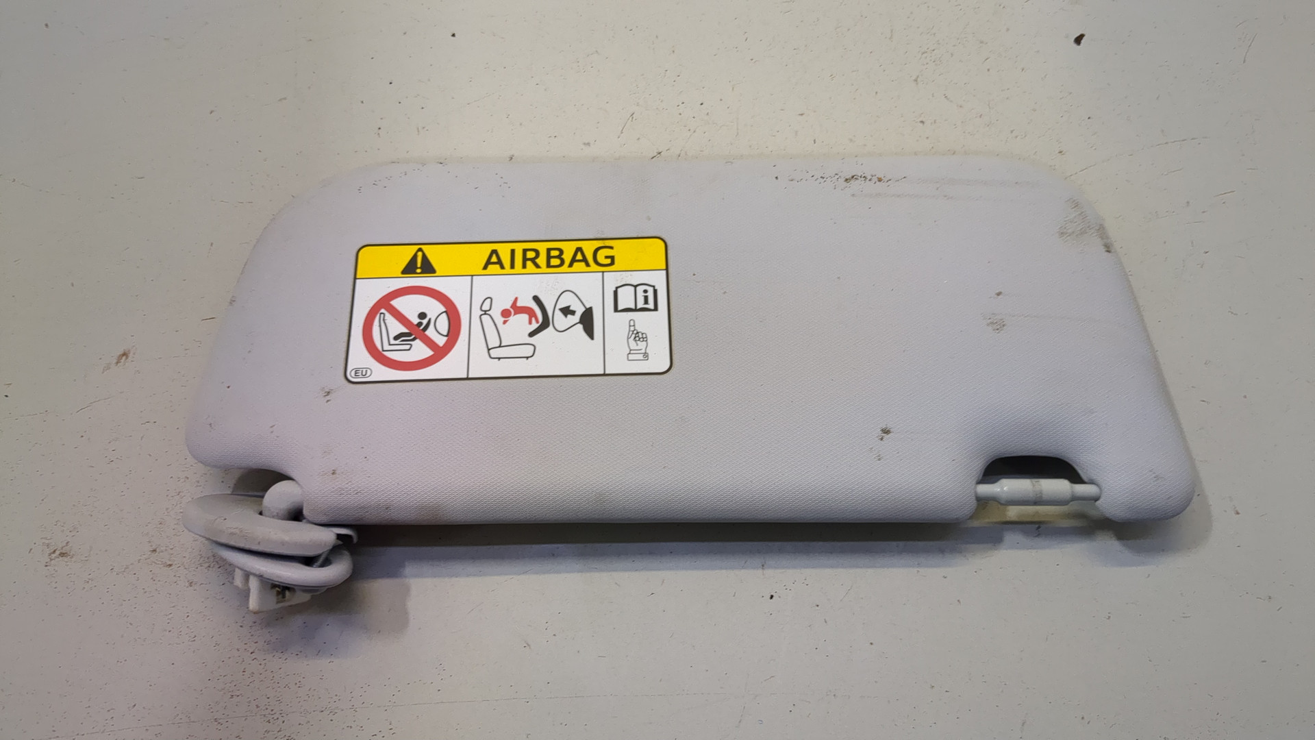 Козырек солнцезащитный