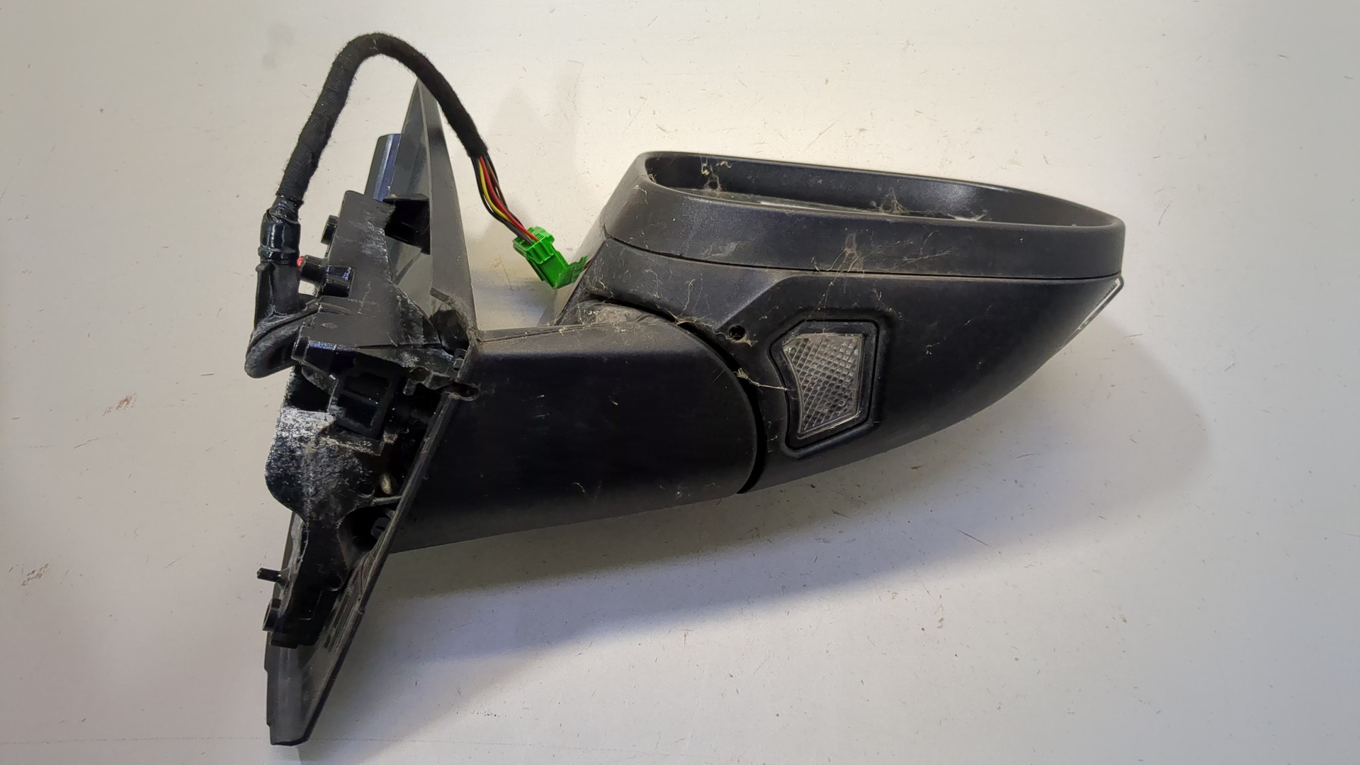 Зеркало правое электрическое