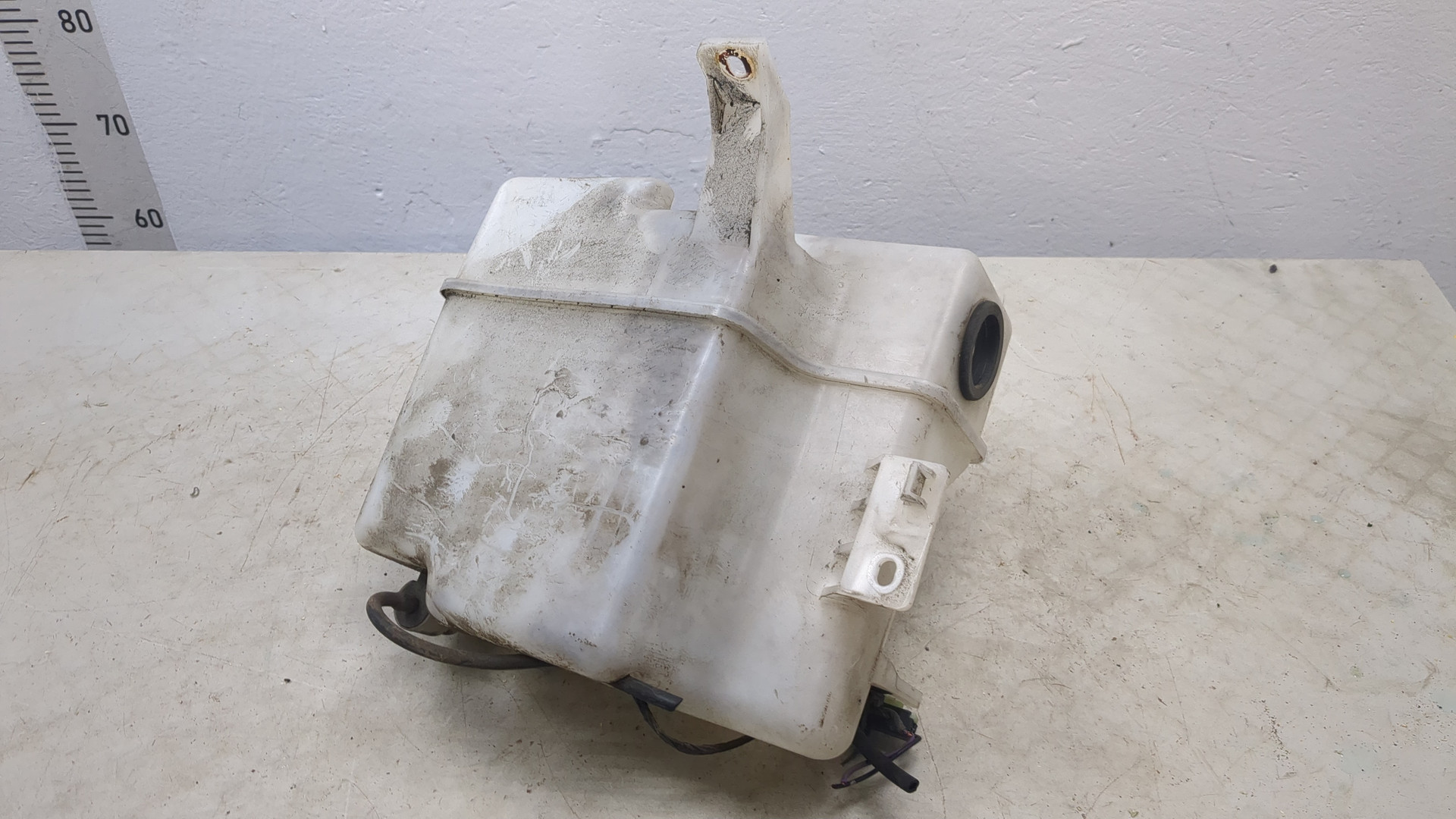 Бачок омывателя лобового стекла