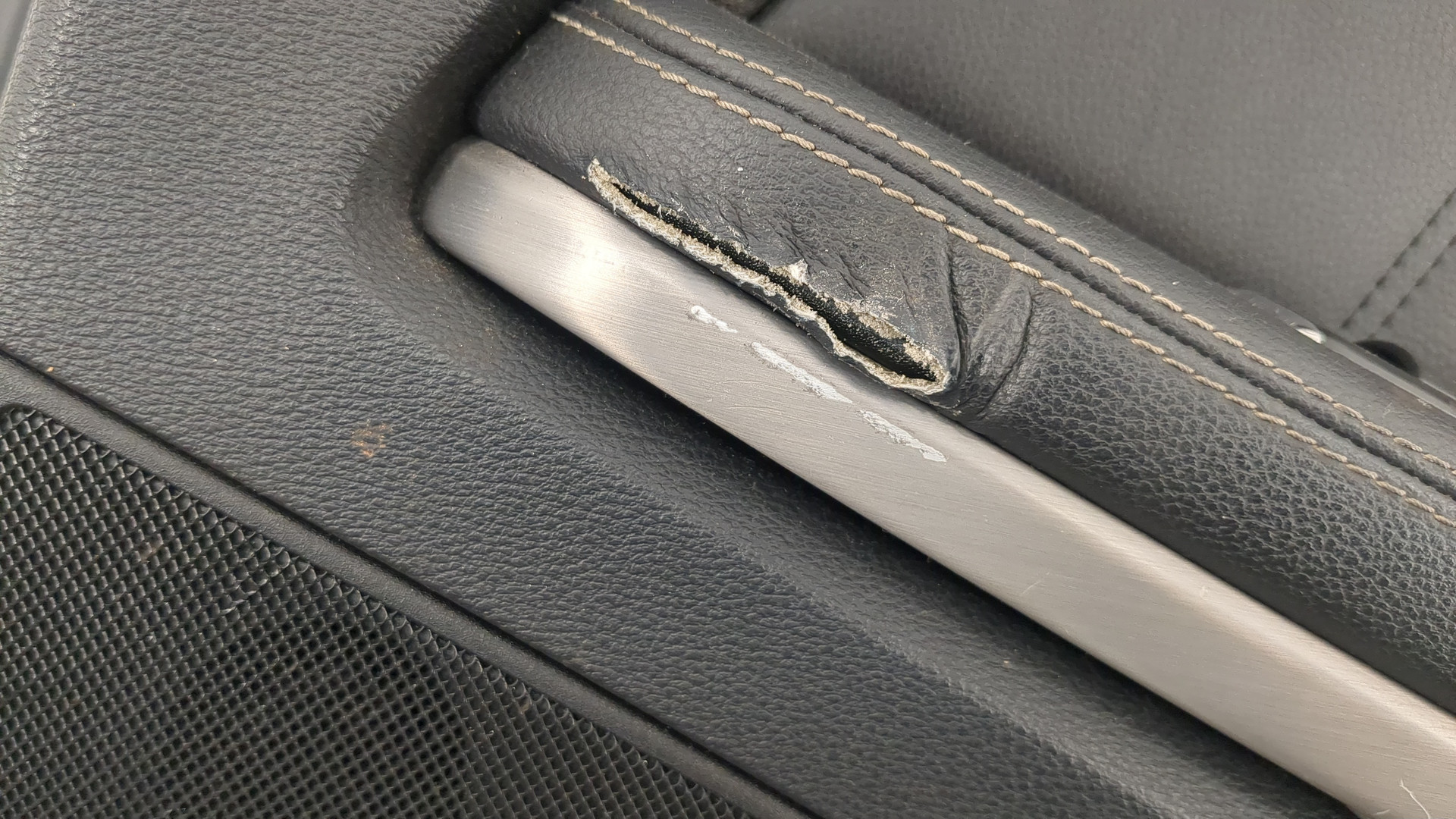 Дверь задняя правая