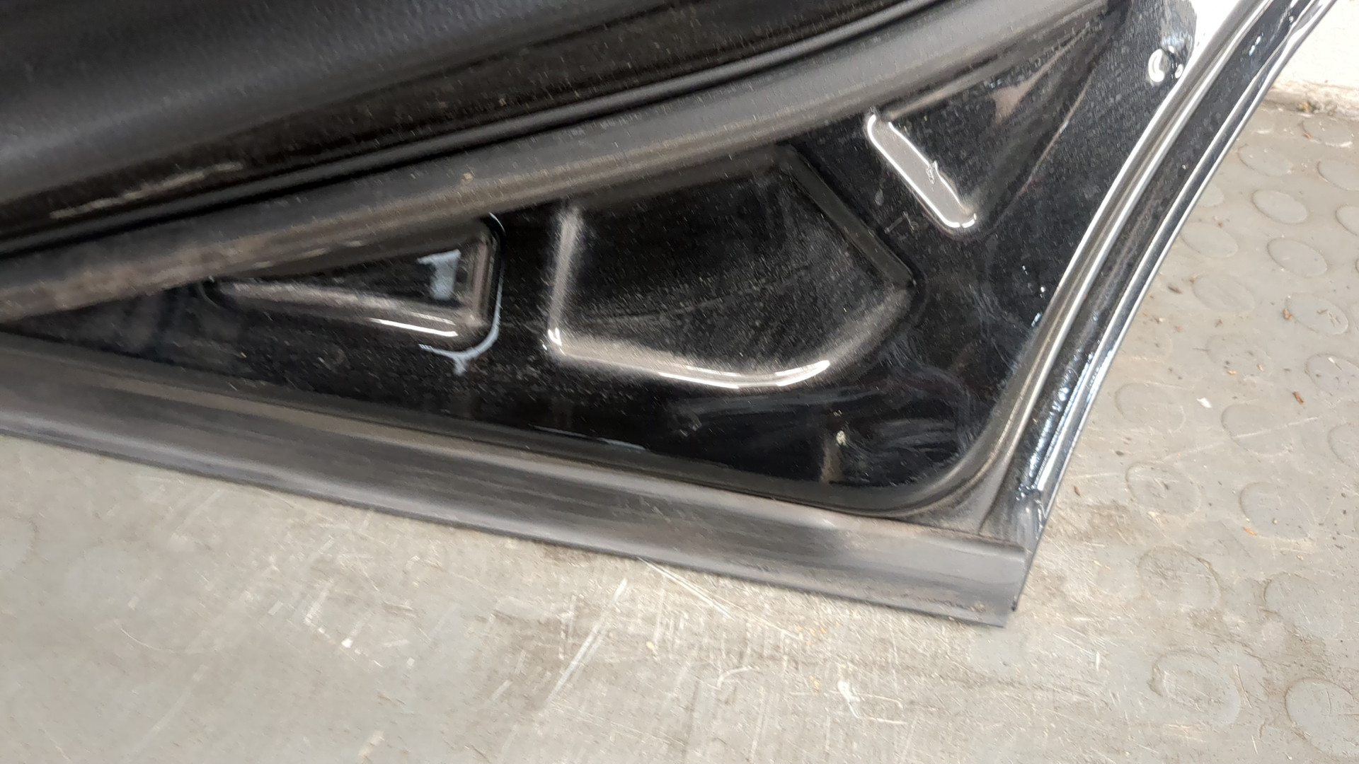 Дверь задняя правая