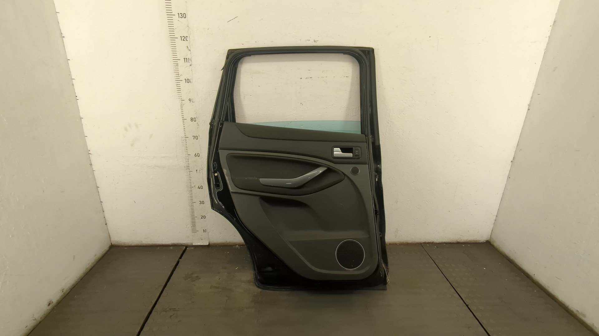 Дверь задняя левая