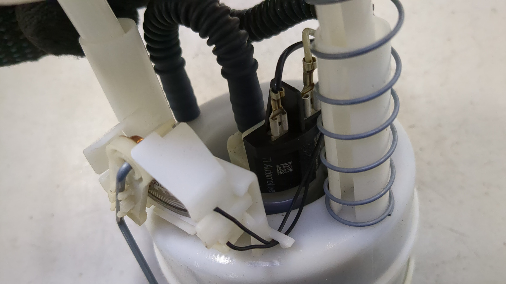 Насос топливный электрический