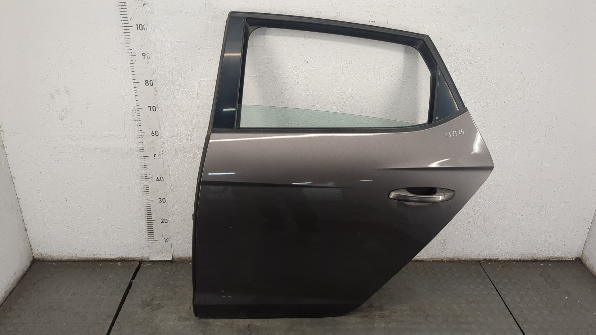 Дверь задняя левая