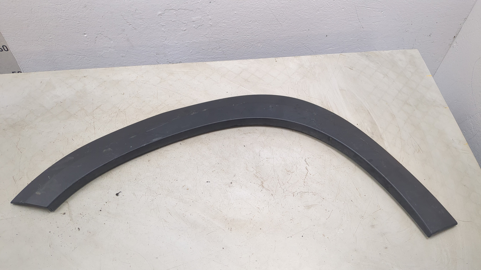 Накладка переднего крыла левого