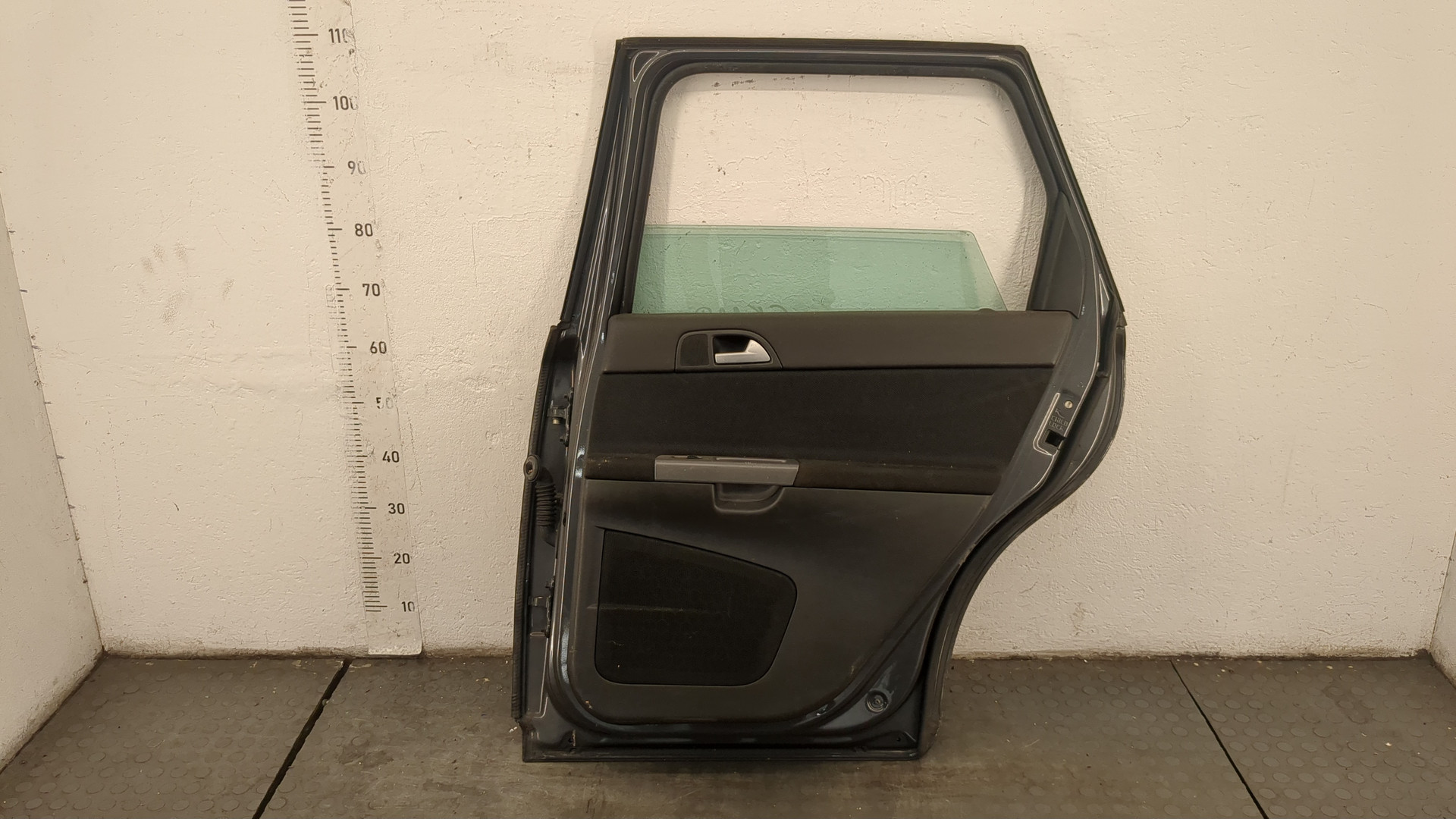 Дверь задняя правая