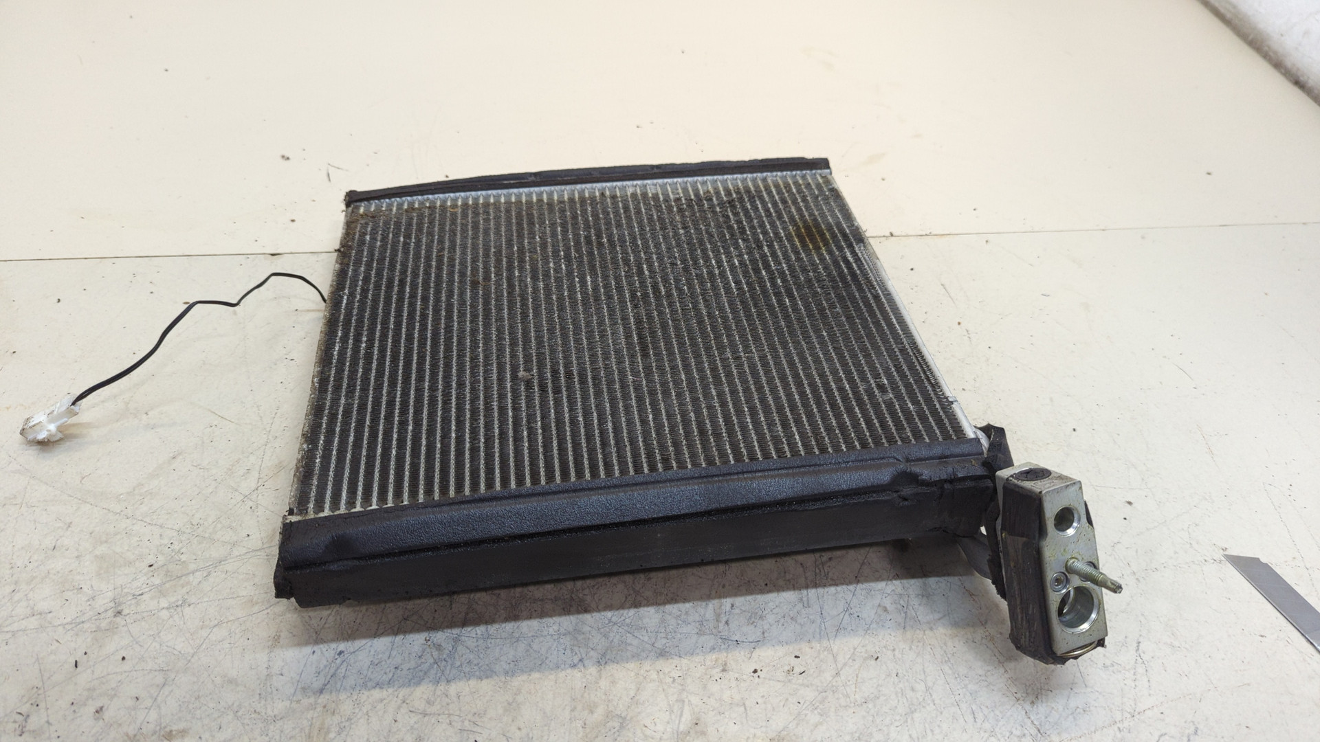 Радиатор кондиционера / конденсер