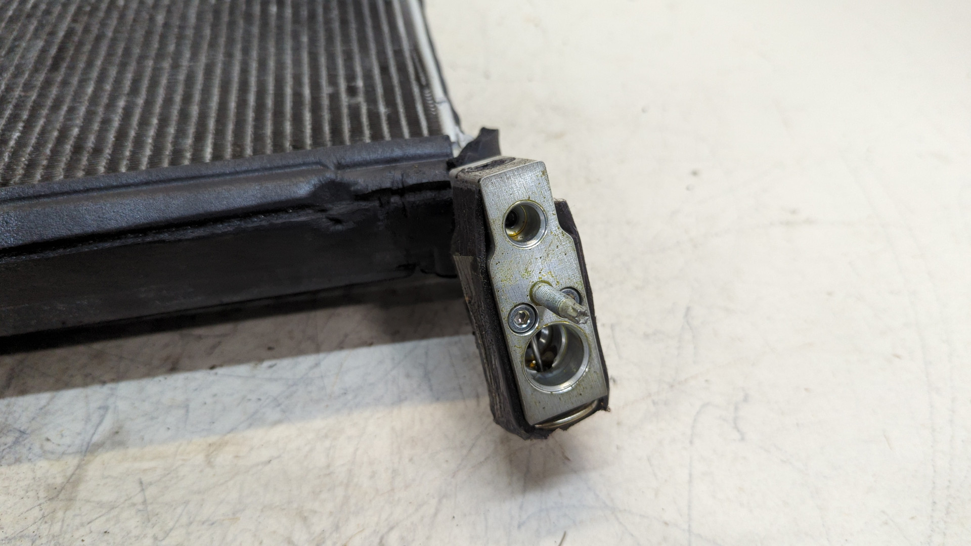 Радиатор кондиционера / конденсер