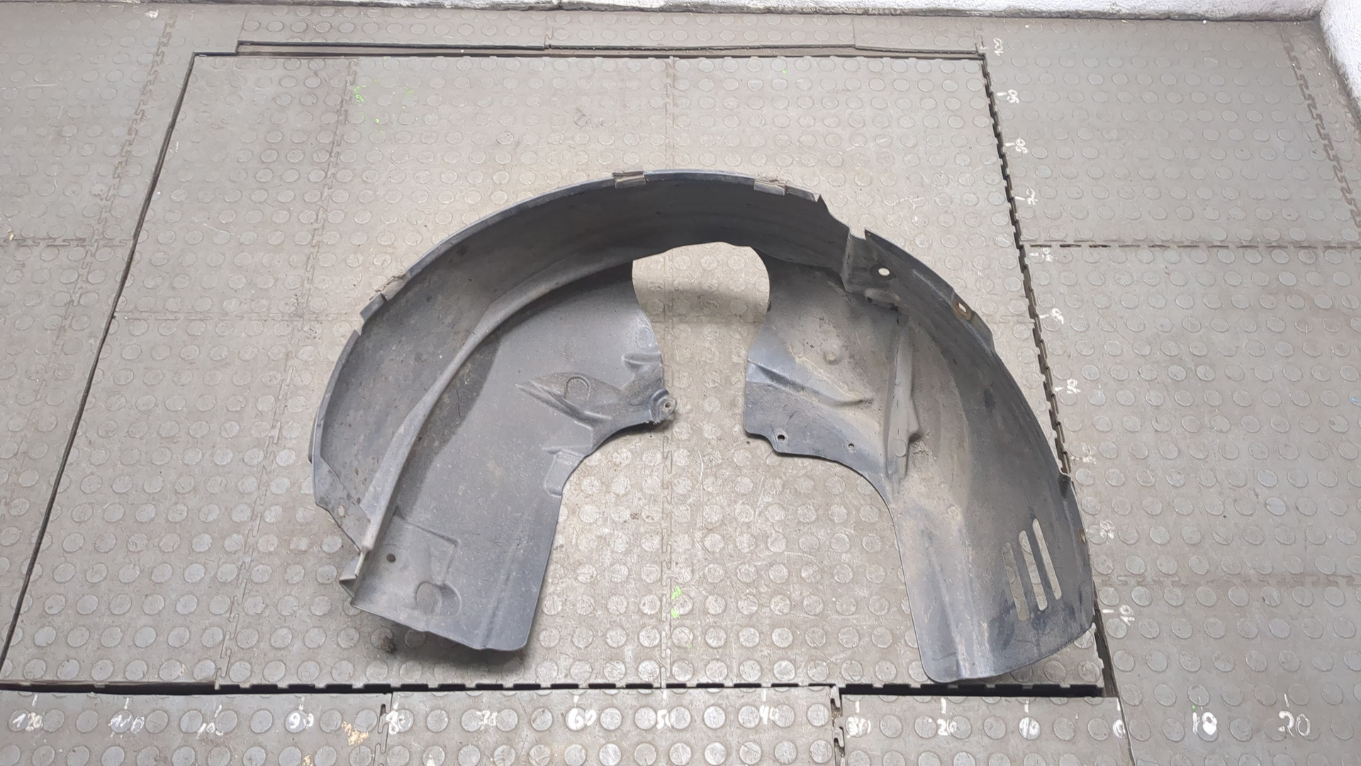 Локер передний правый