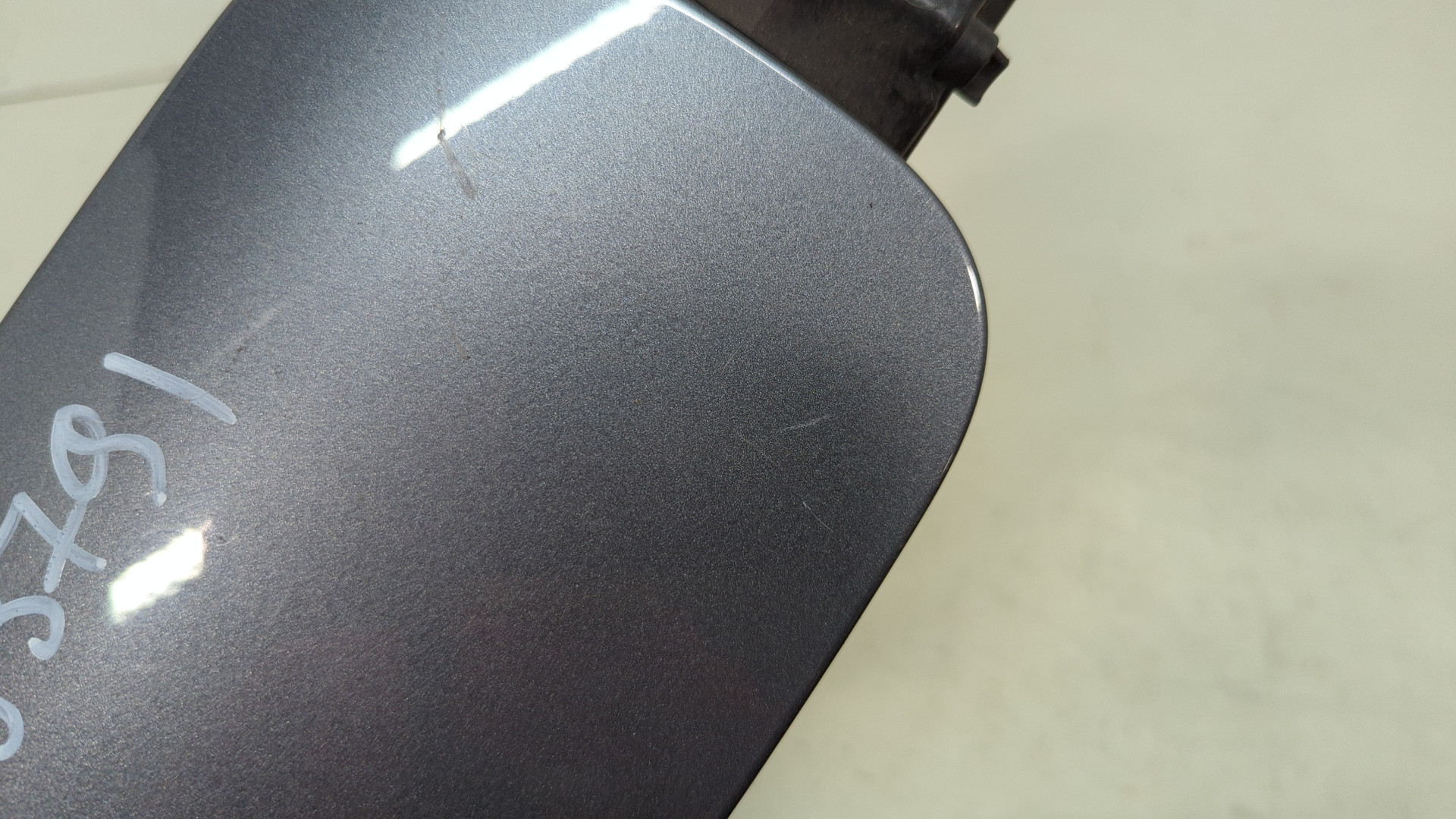 Лючок бензобака