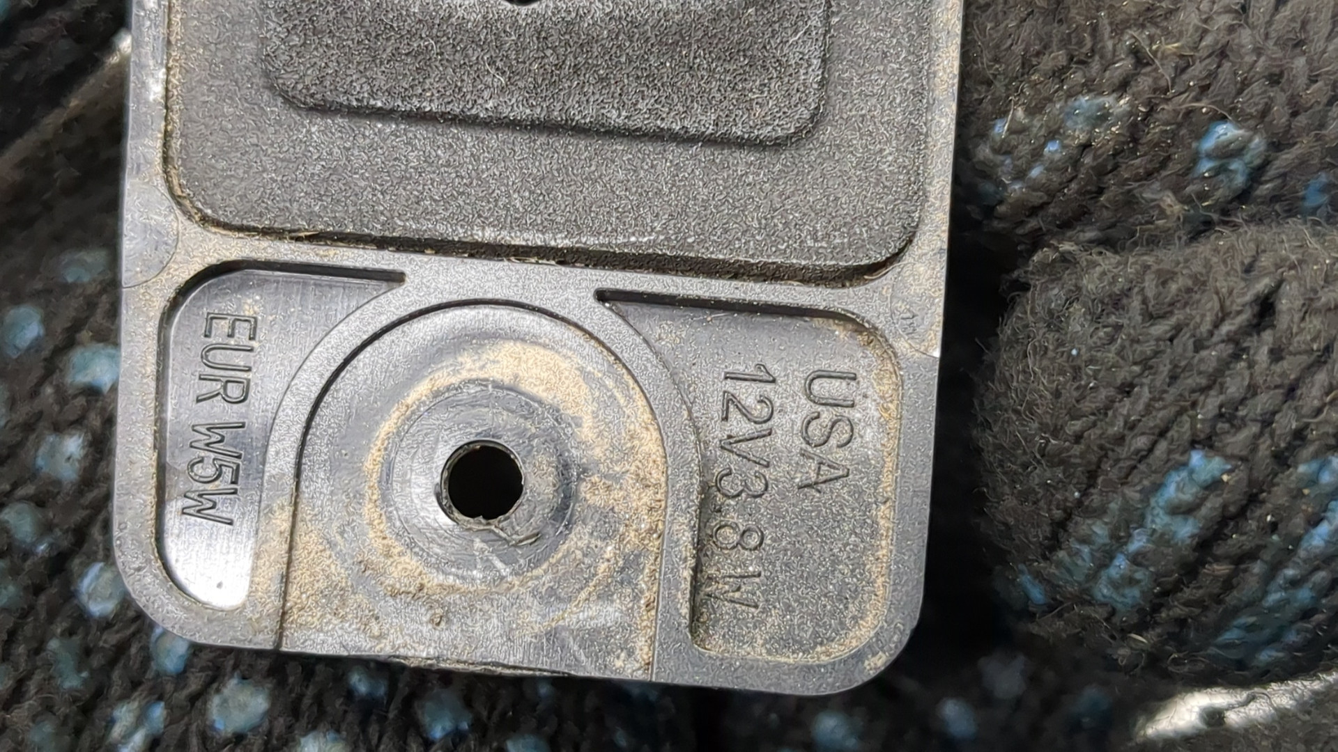 Фонарь подсветки номера