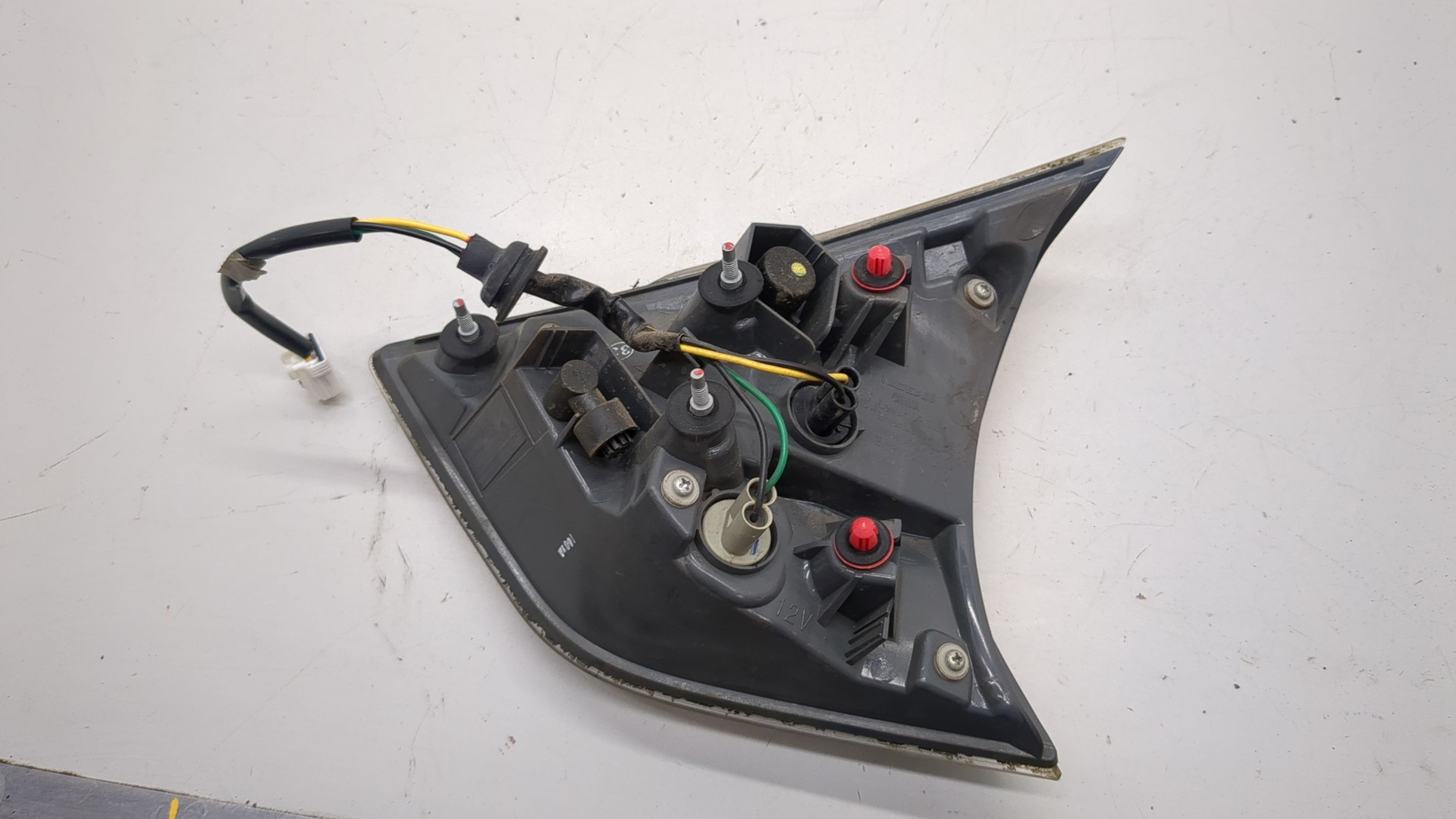 Фонарь задний внутренний левый