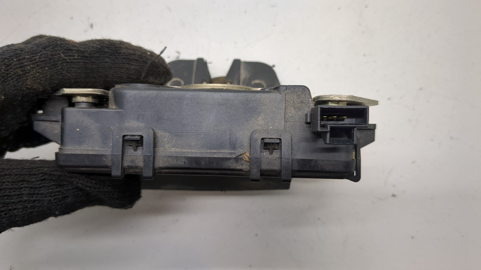 Замок багажника