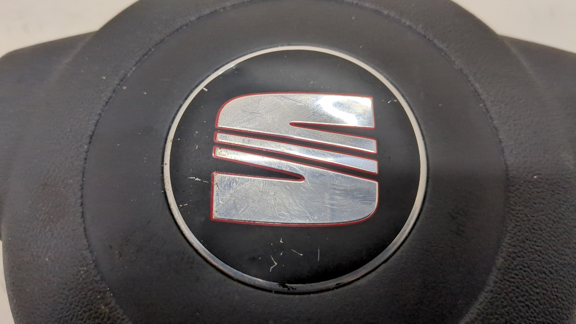 Подушка безопасности в рулевое колесо