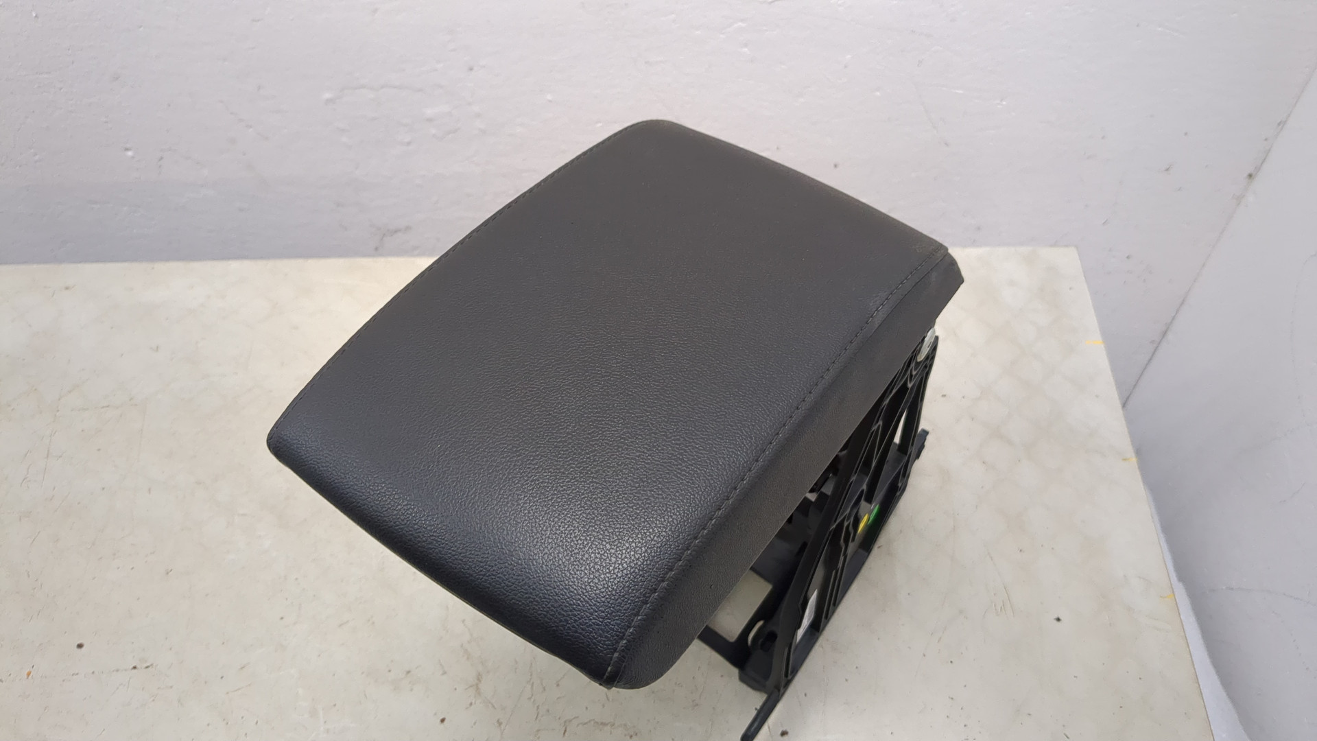 Подлокотник