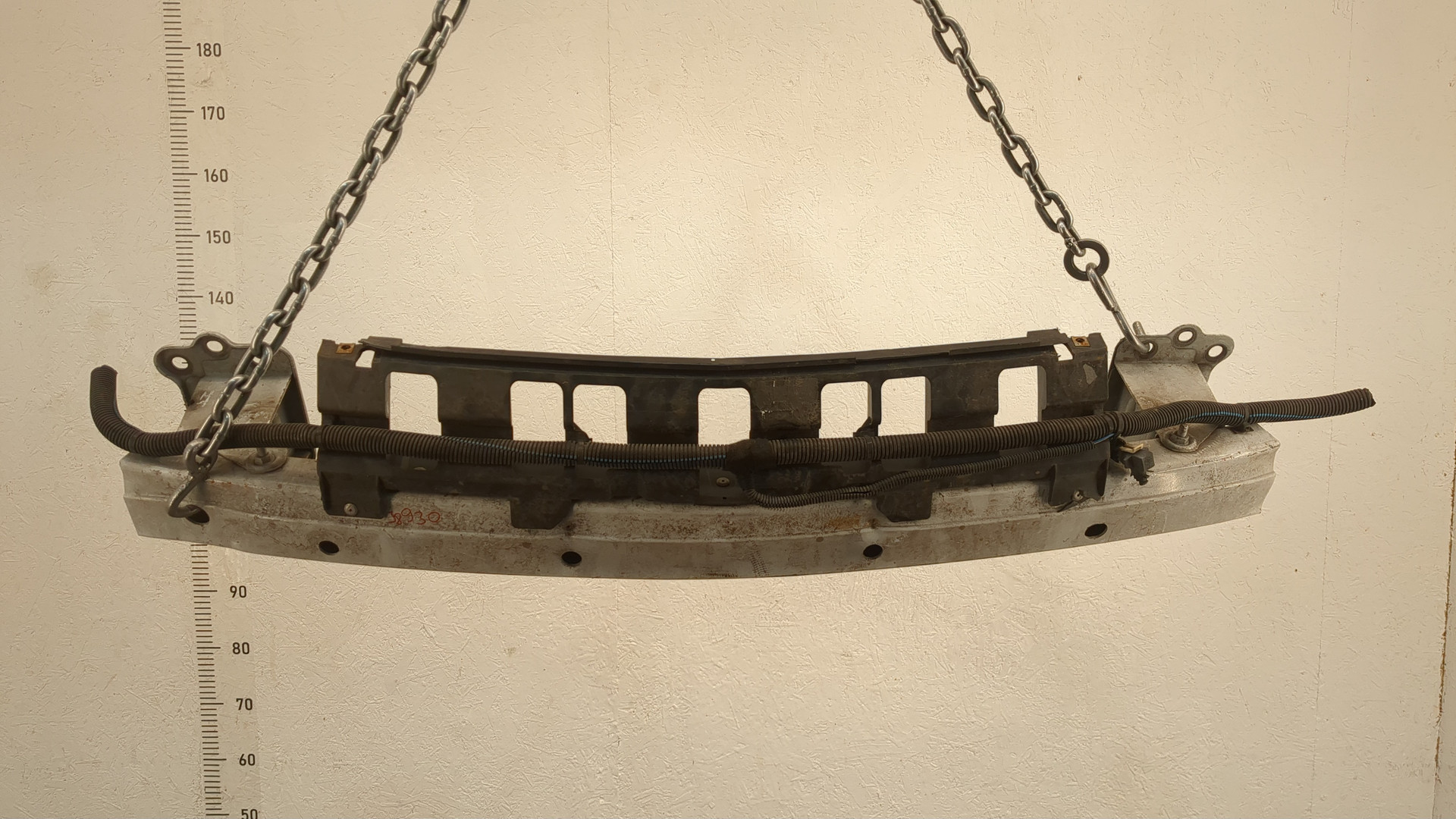 Усилитель переднего бампера