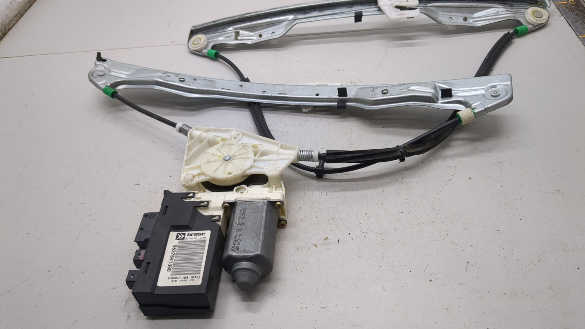 Стеклоподъемник электр. передний правый