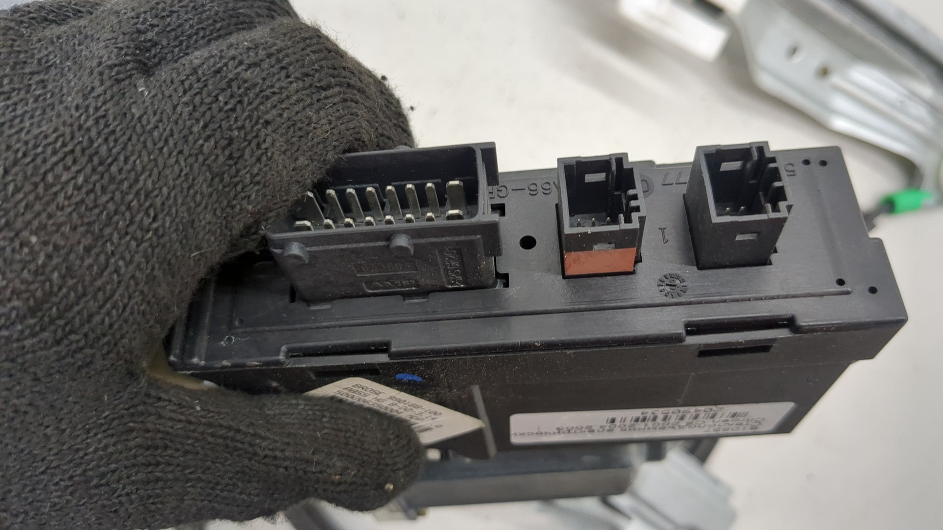 Стеклоподъемник электр. передний правый