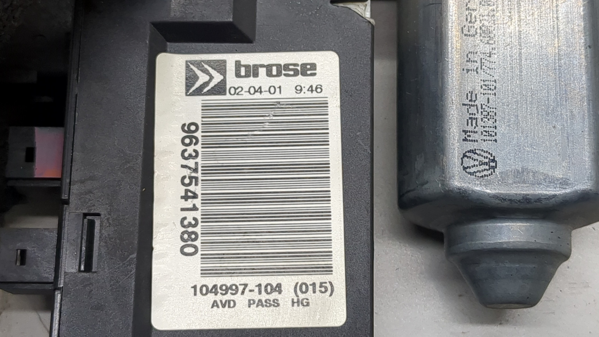 Стеклоподъемник электр. передний правый