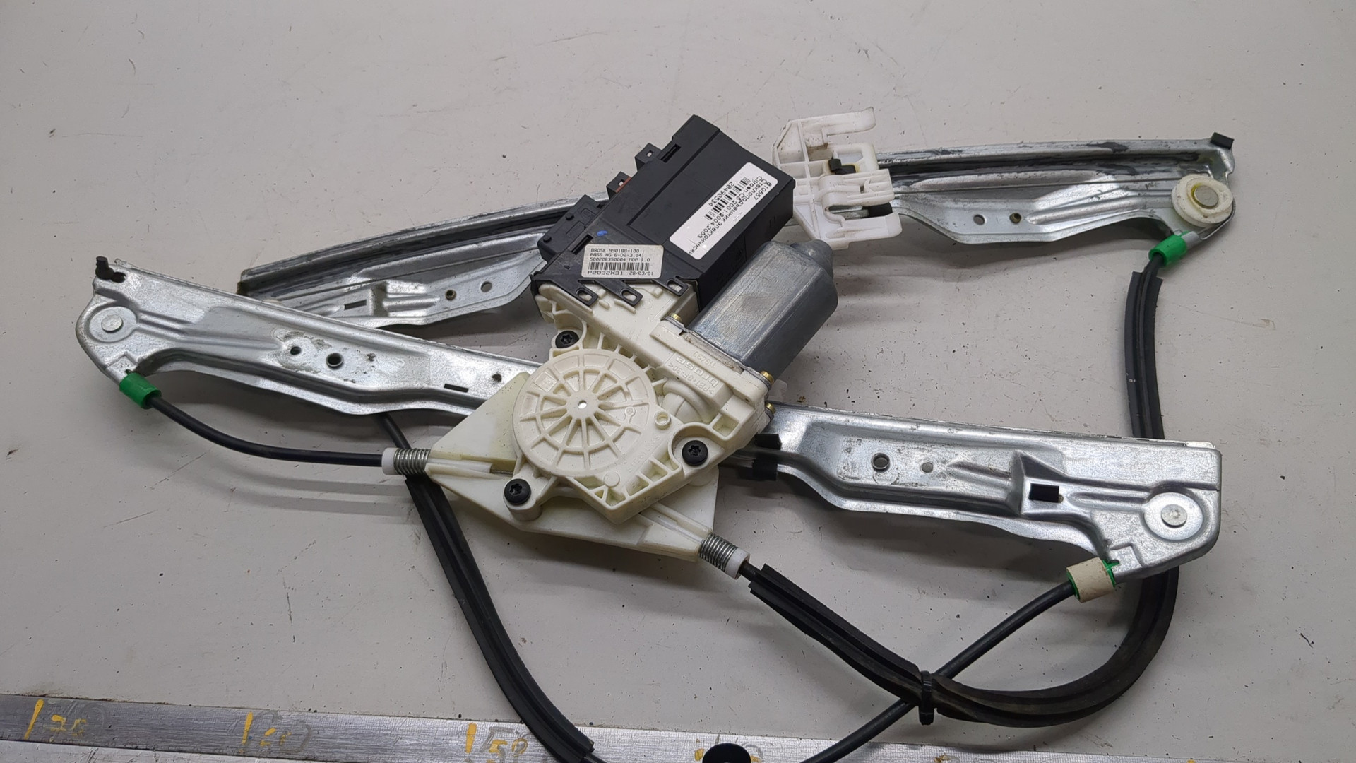 Стеклоподъемник электр. передний правый